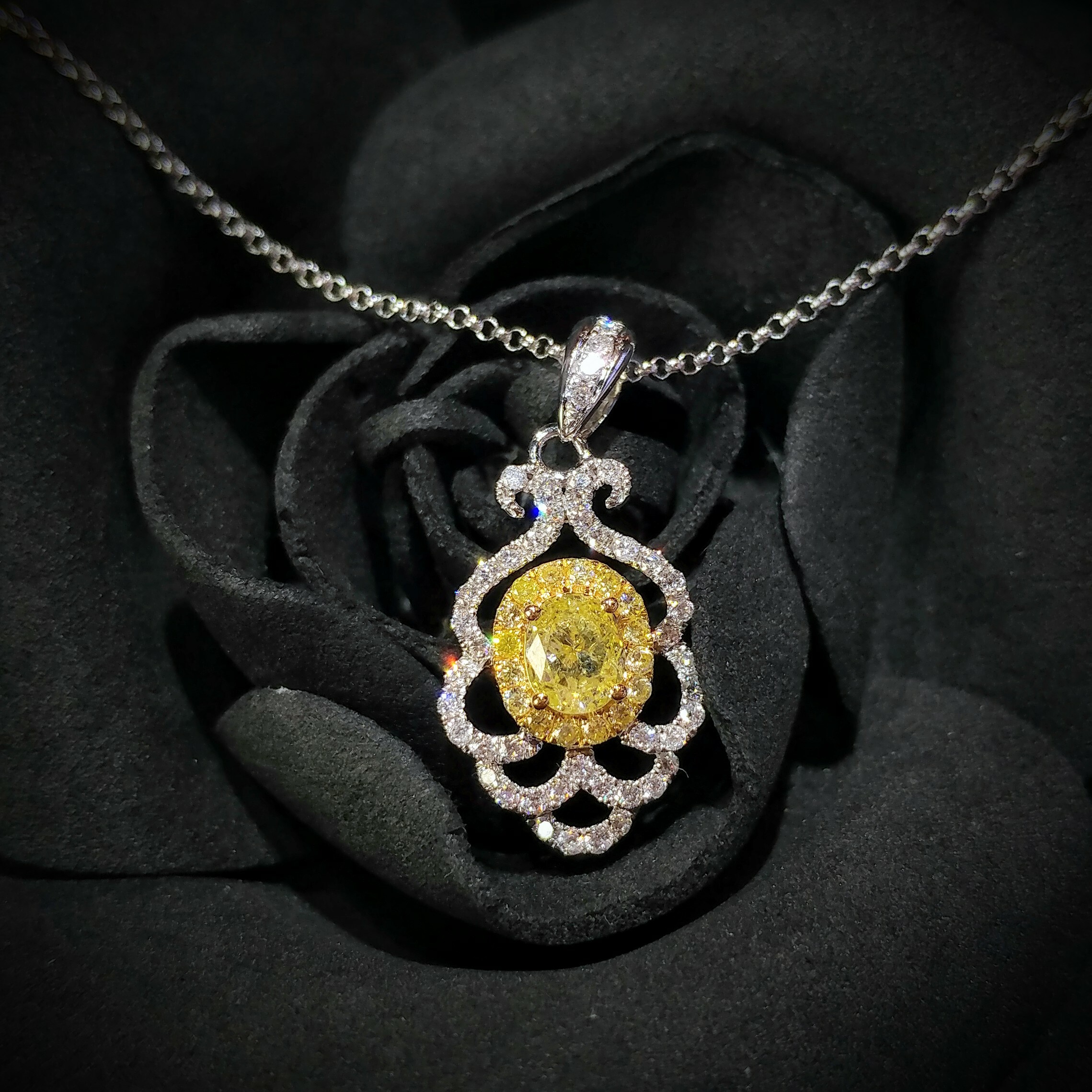 18K Gold 0.92ct Diamond Pendant