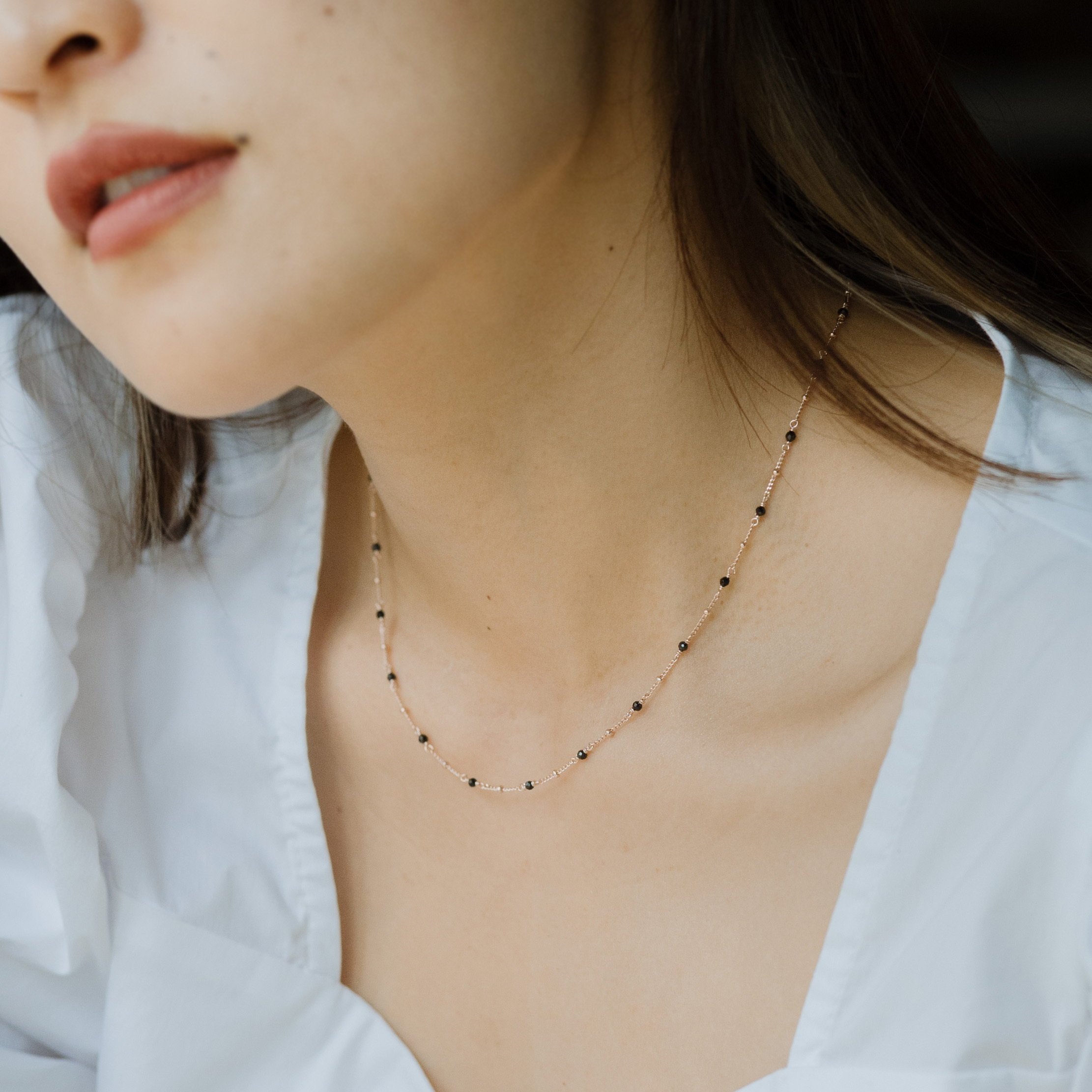 細珠黑尖晶choker