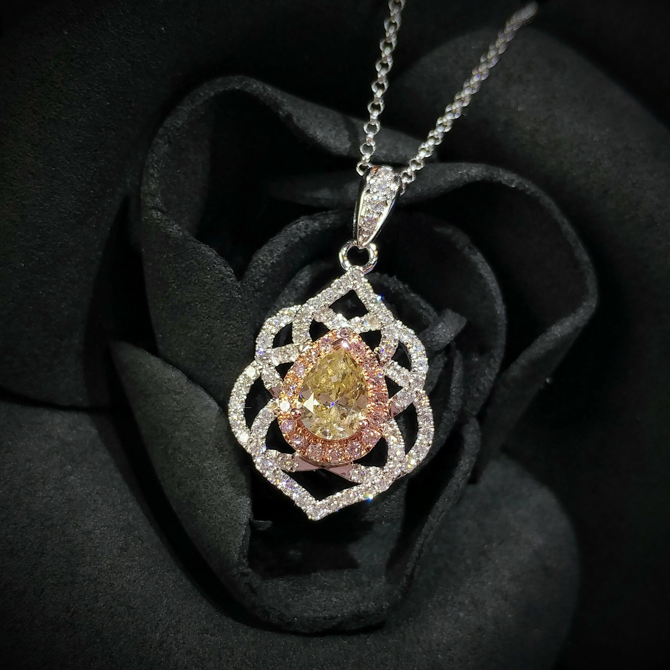 18K Gold 1.24ct Diamond Pendent