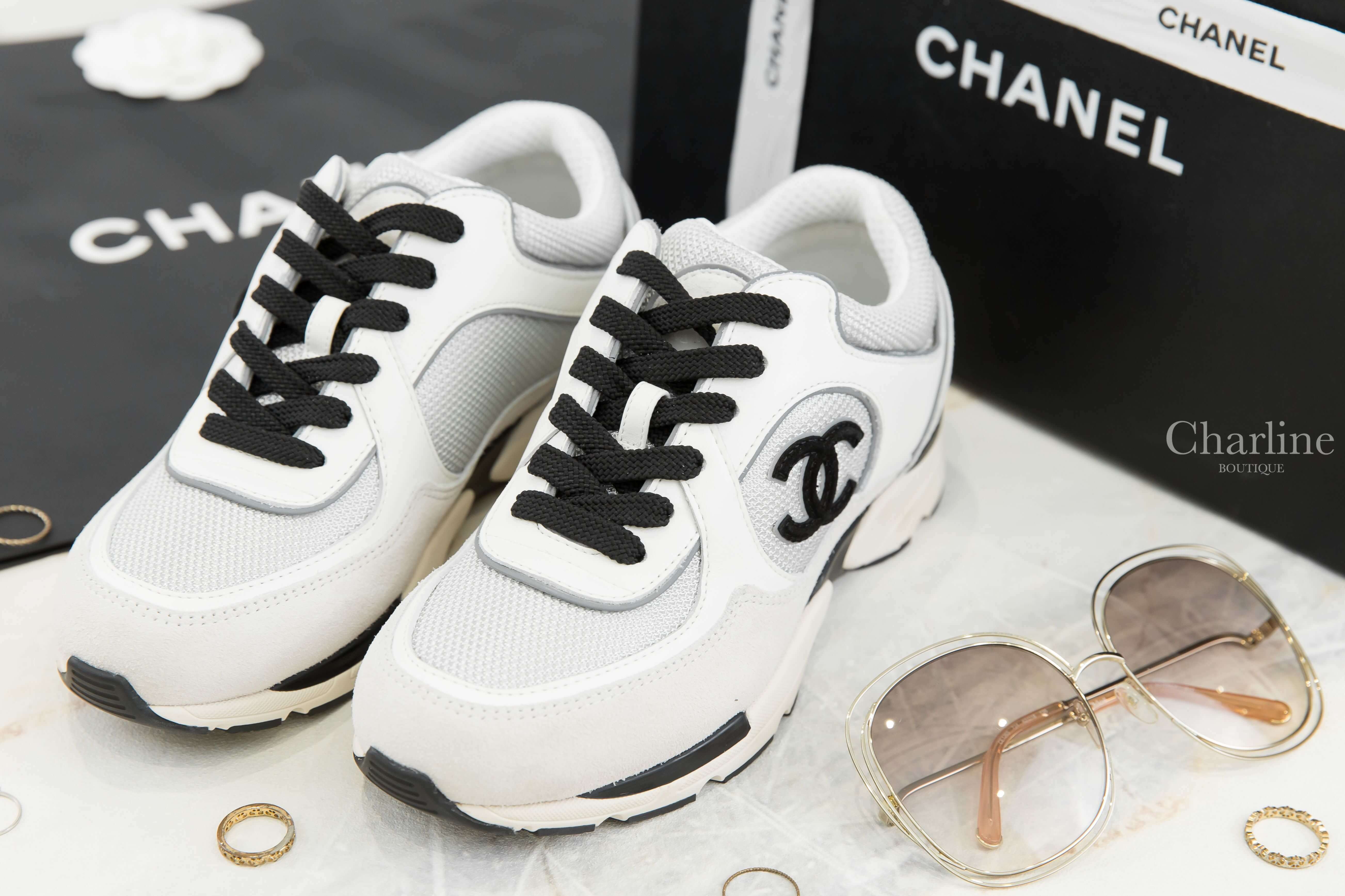 Chanel Trainers 白色網狀布面拼灰麂皮黑CC牛皮運動鞋-Charline Boutique 精品代購