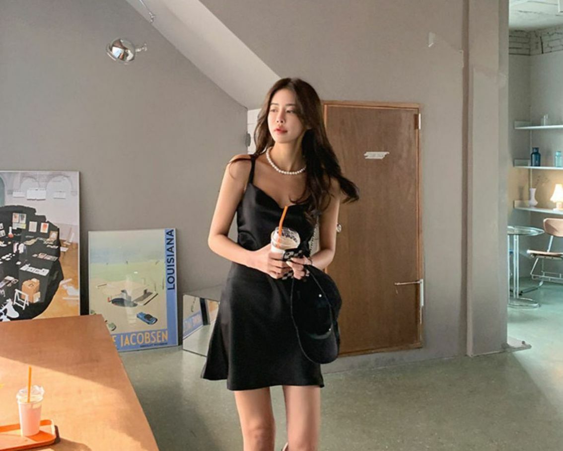 緞面V領 性感洋裝