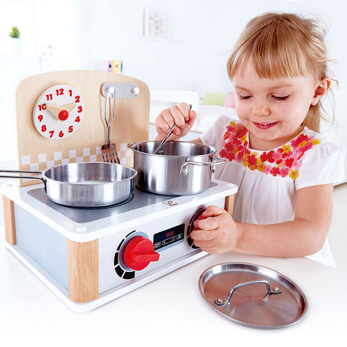 Hape 2-IN-1 Kitchen & Grill Set, E3151