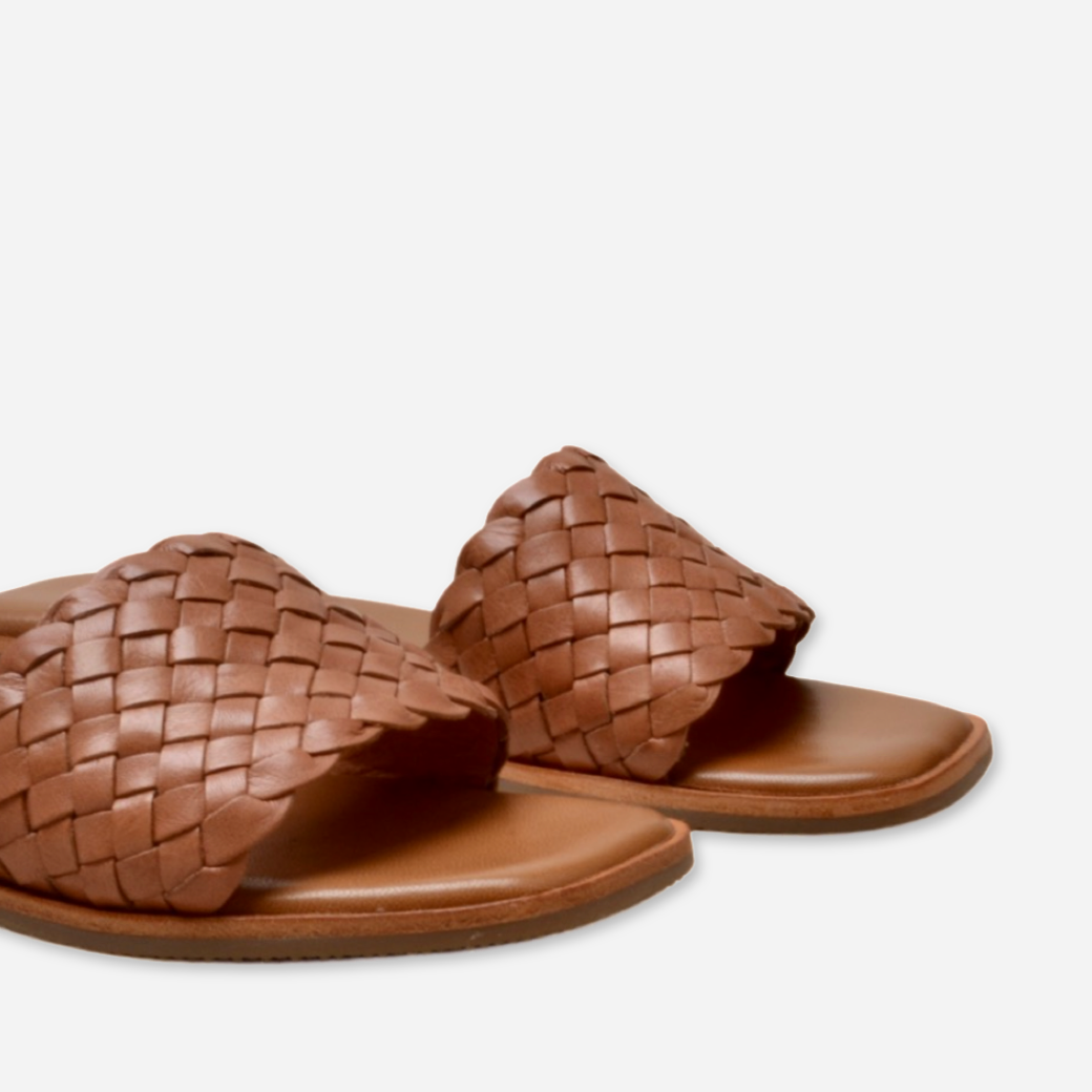 7911 棕色 手工編織涼鞋