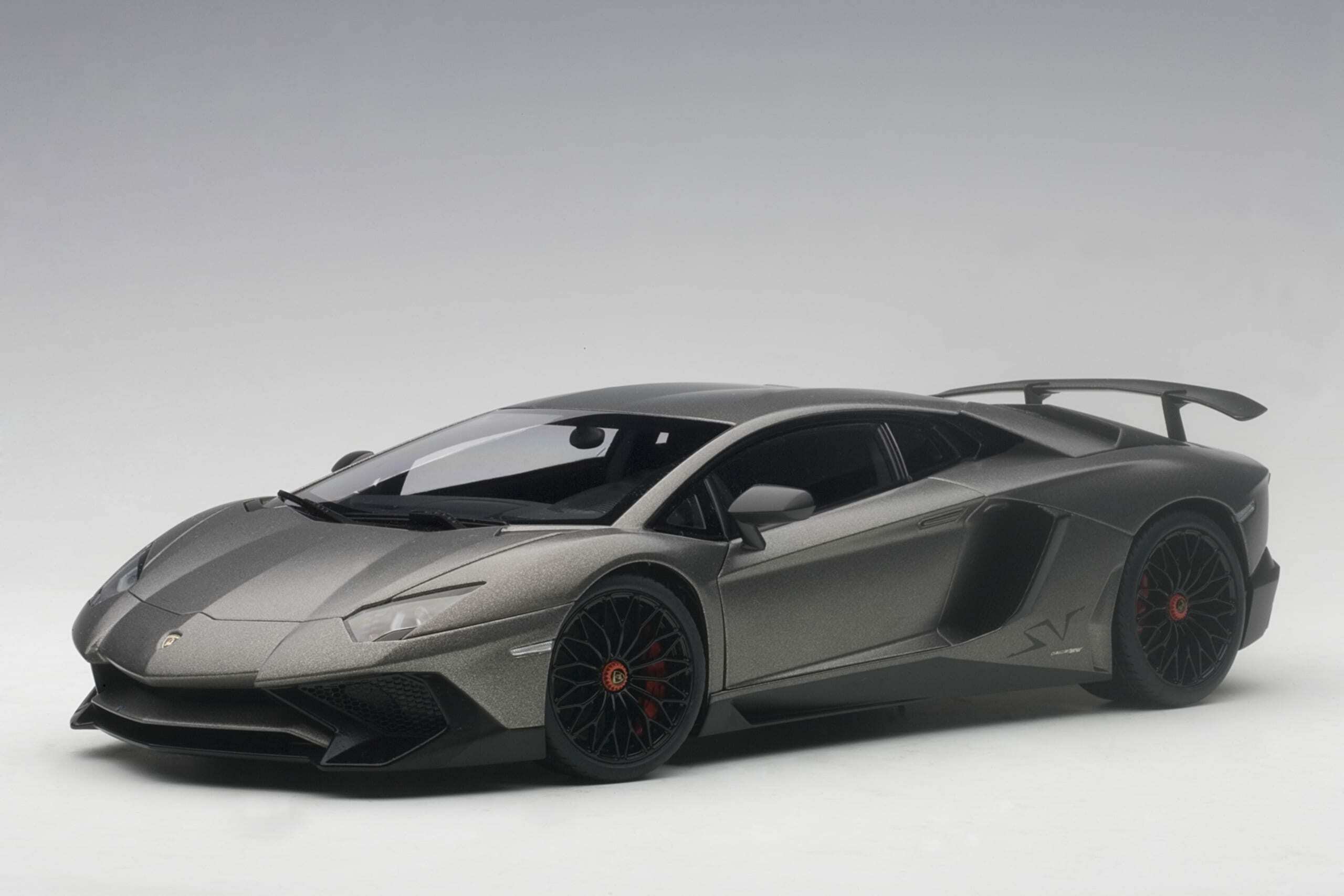 1/18 AUTOART Lamborghini Aventador LP750-4 SV (Grigio Titans) (74554)