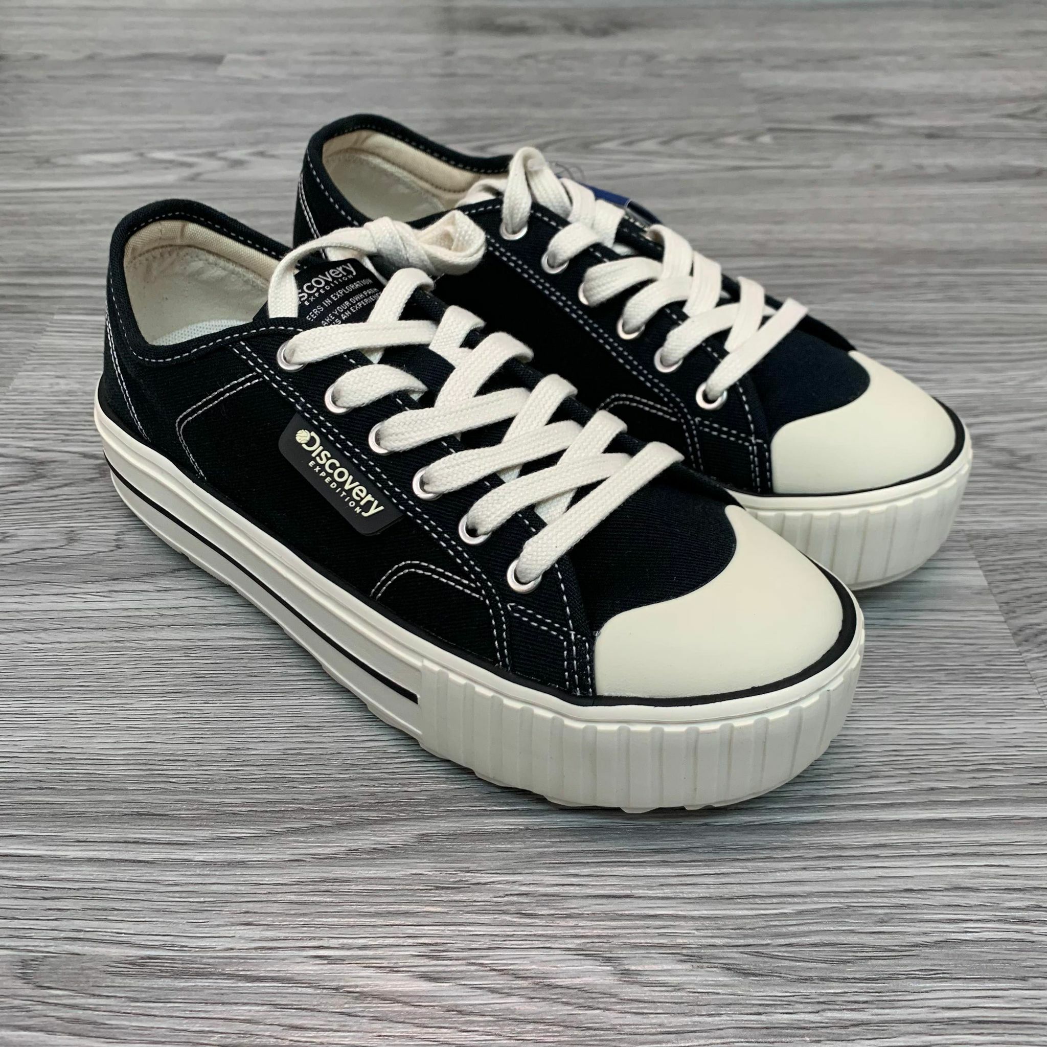 ★DISCOVERY EXPEDITION★MUHLY V2 Discovery Expedition Muhly Sneakers $699