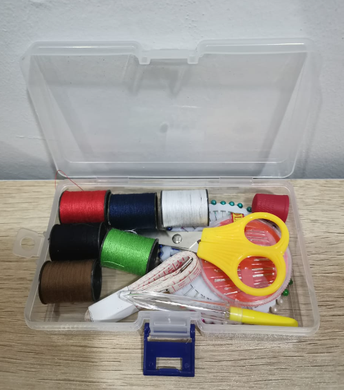 缝纫初学配套（盒子+6卷线+小剪刀+大头针+卷尺+挑线刀）