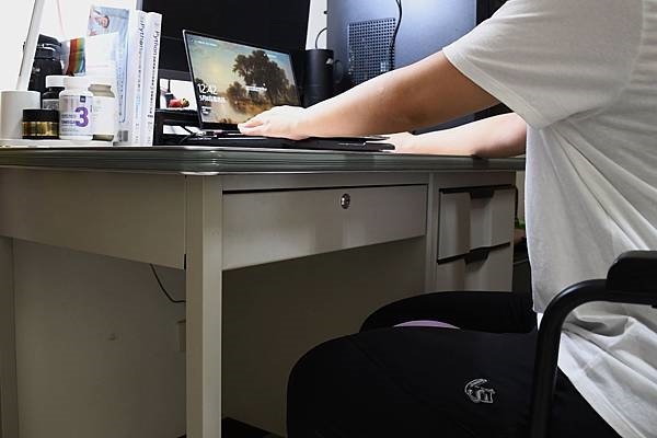 凱開式的熱情人生推薦美腿翹臀盆底肌訓練器，每天在家運動就靠它