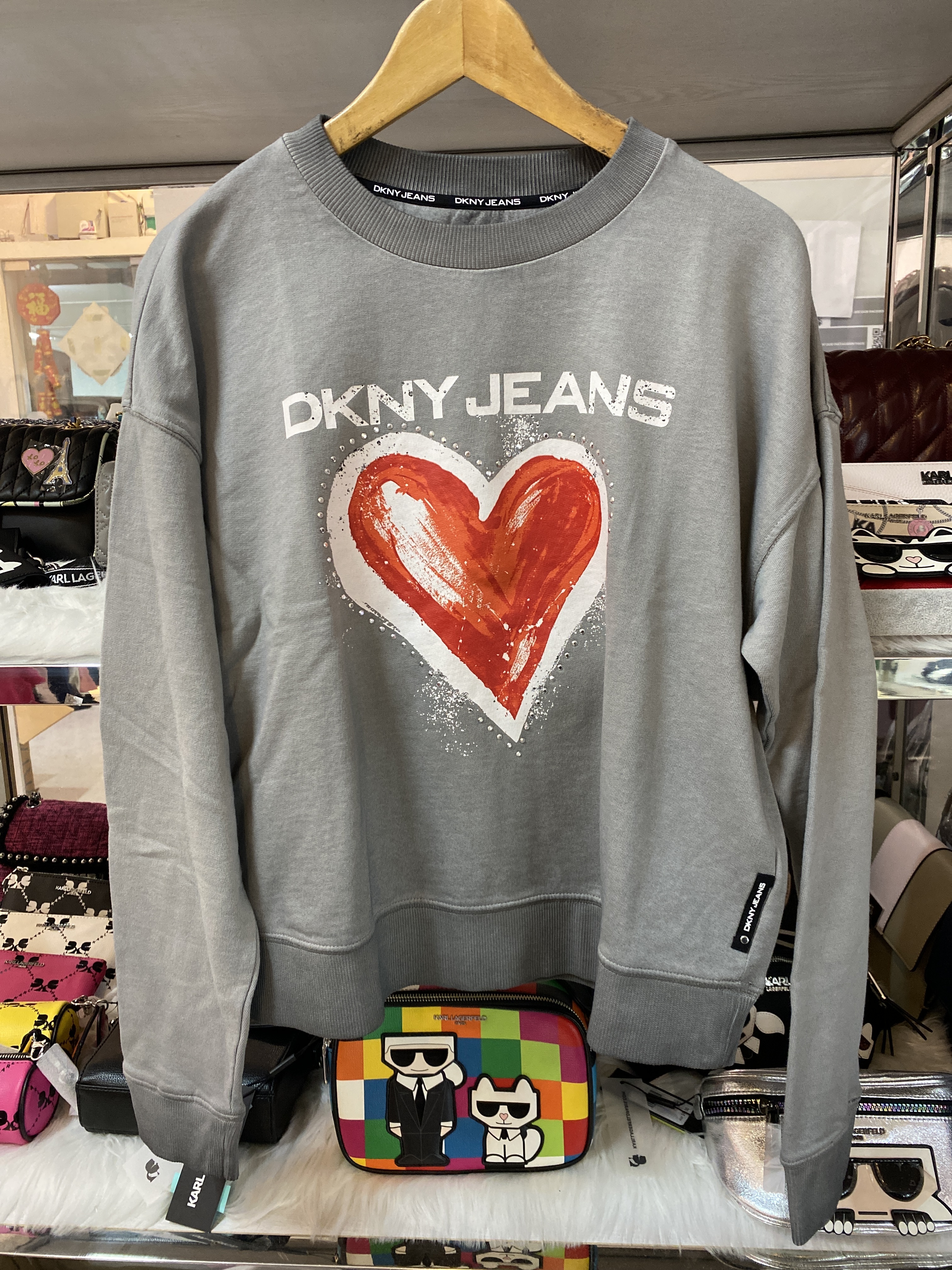 [S] DKNY JEANS WITH BIG HEART SHAPE PULLOVER,GREY, E13FQHKR-BLACK (SD76)