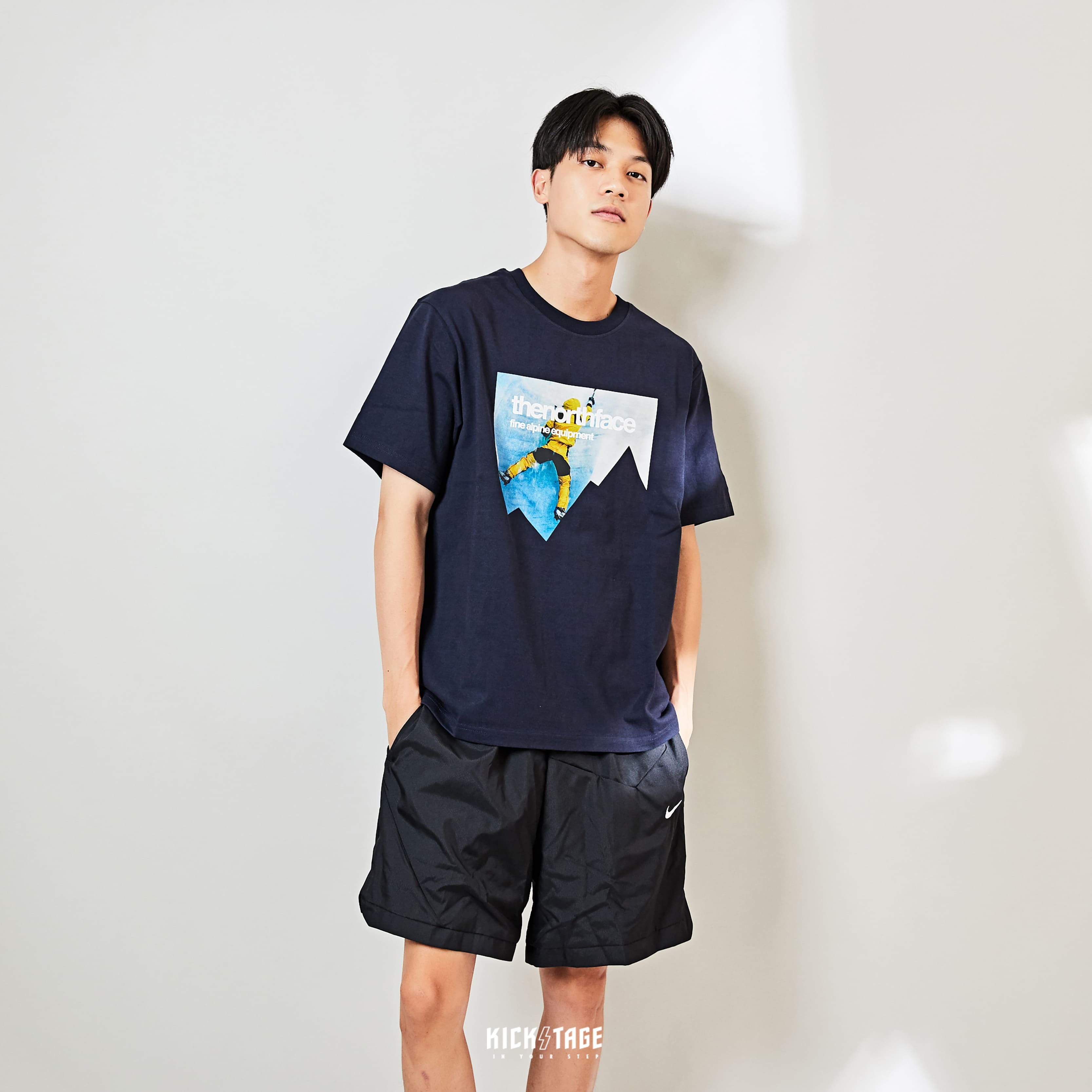 **特價商品售出不退換**男女款 THE NORTH FACE M SS COORD TEE 深藍色 攀冰 圖片 印花 重磅 短T【NF0A7QQYRG1】