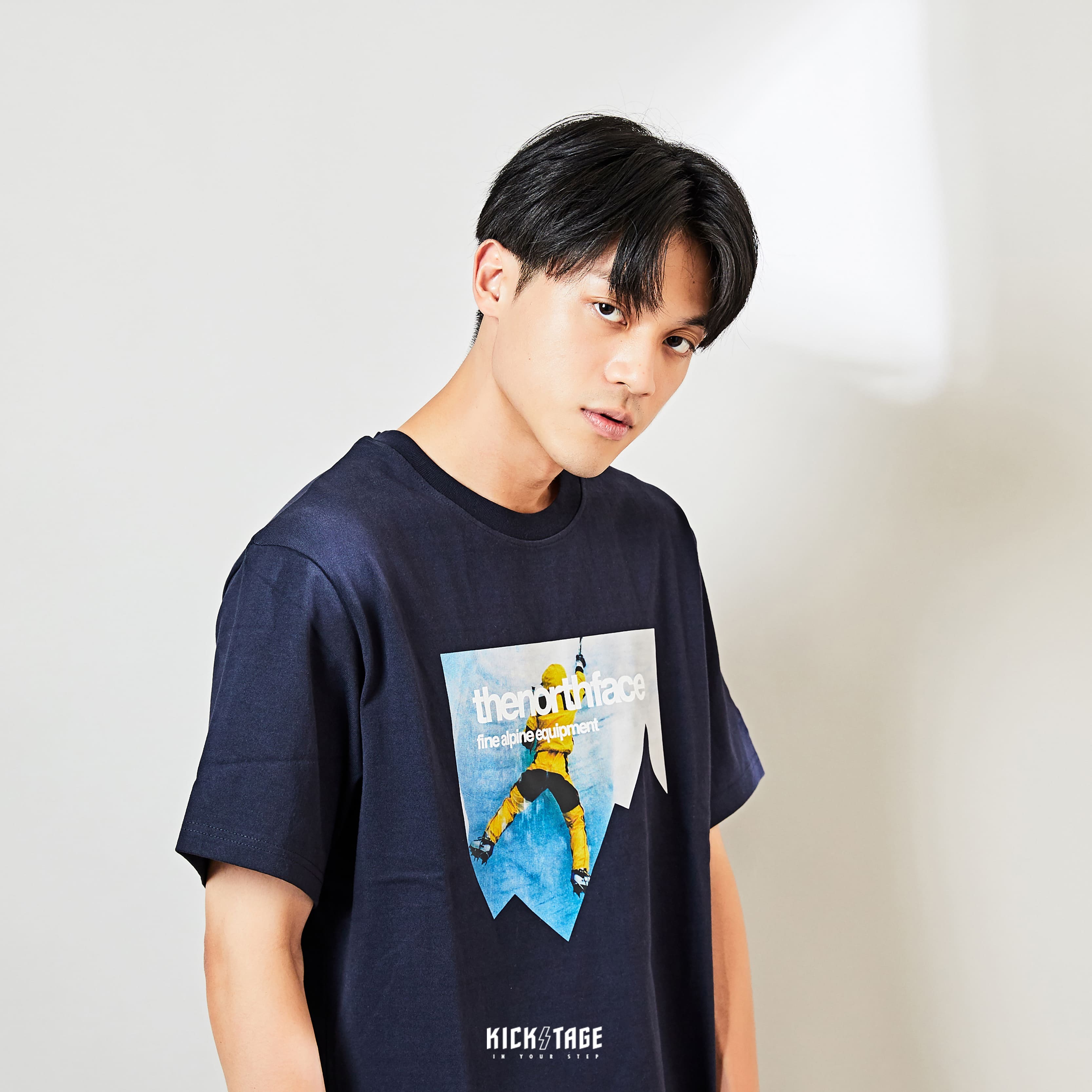 **特價商品售出不退換**男女款 THE NORTH FACE M SS COORD TEE 深藍色 攀冰 圖片 印花 重磅 短T【NF0A7QQYRG1】