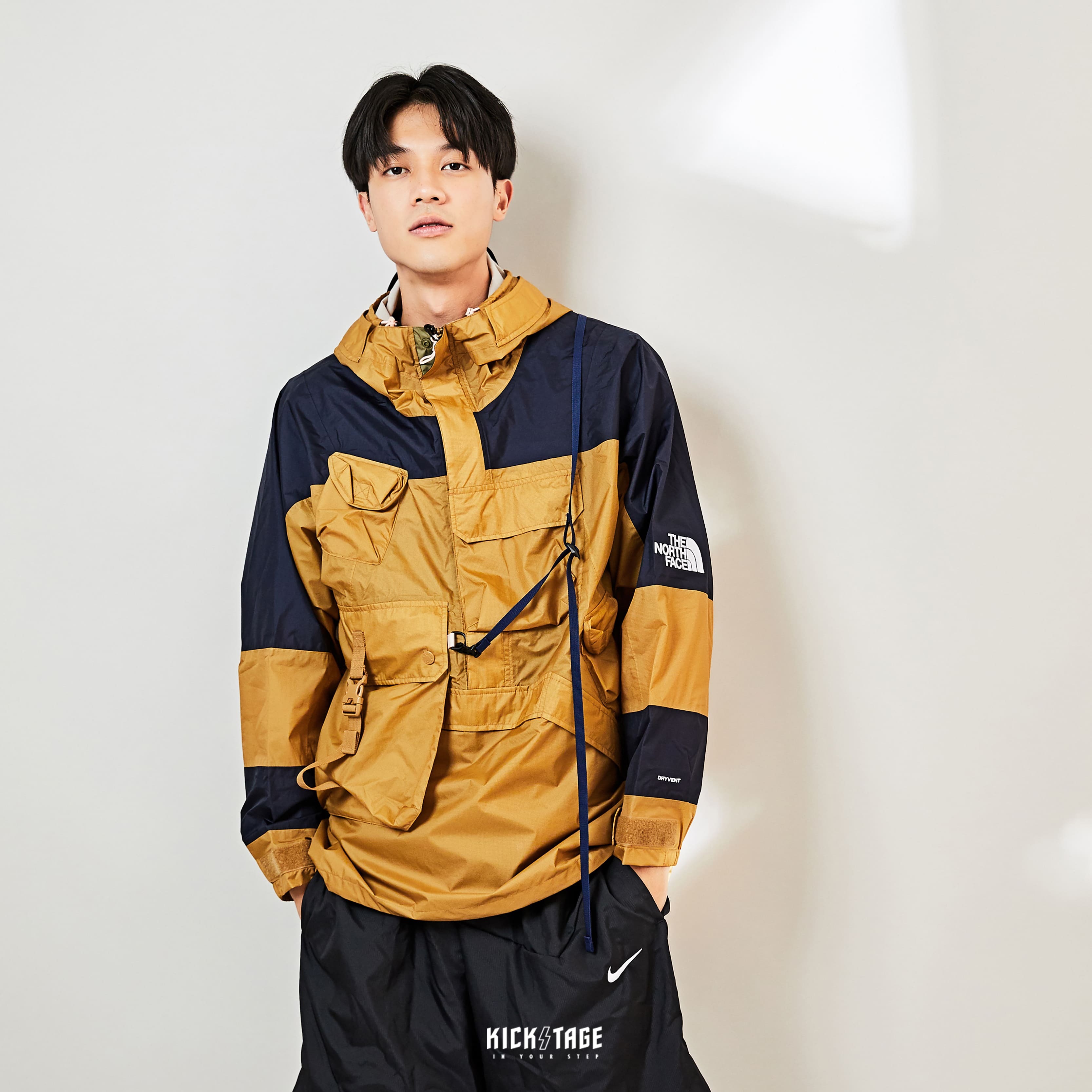 **特價商品售出不退換**男女款 THE NORTH FACE UE 深藍卡其 北臉 多口袋 防水 衝鋒衣【NF0A7QPR173】