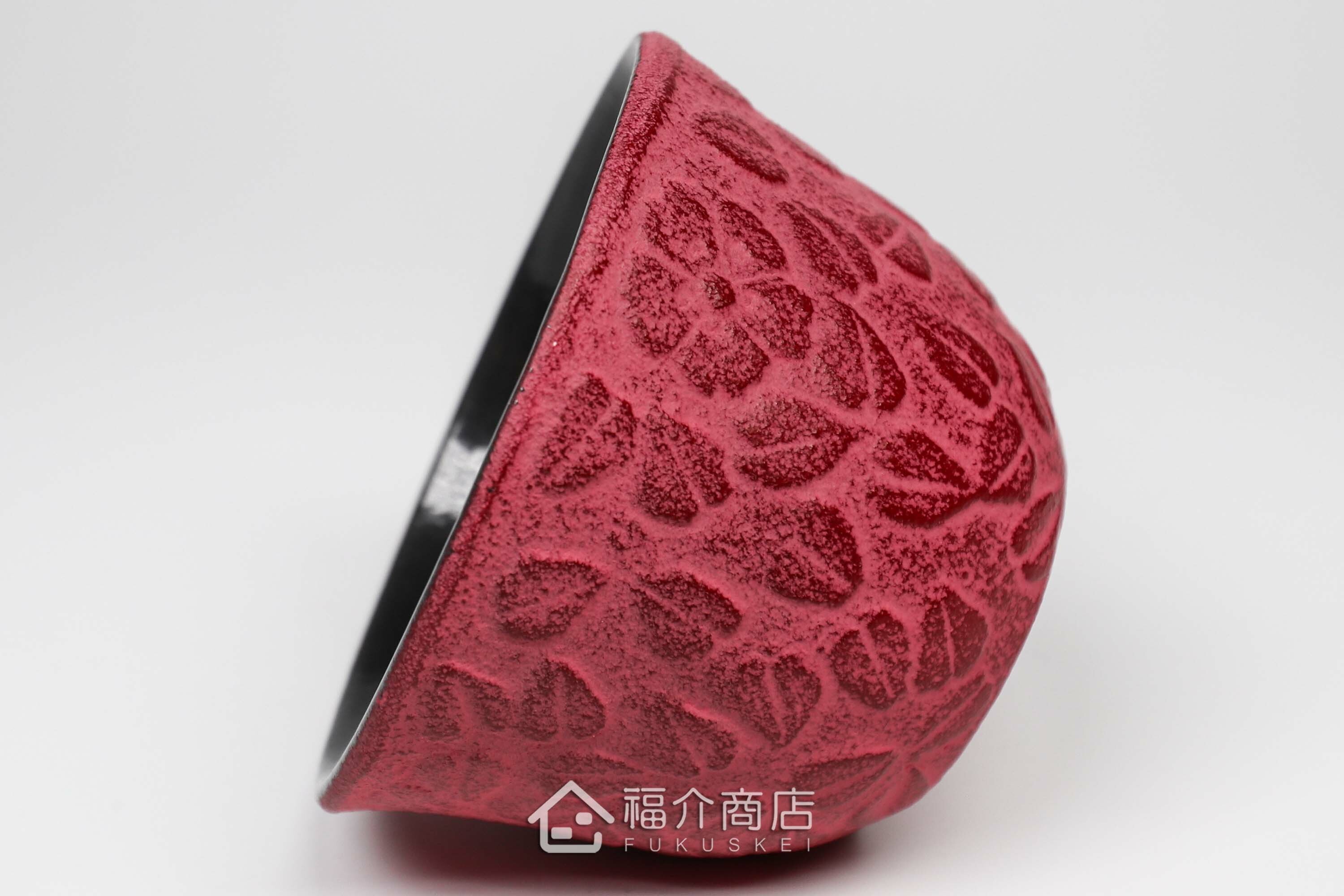 櫻花造型的紅色鑄鐵杯