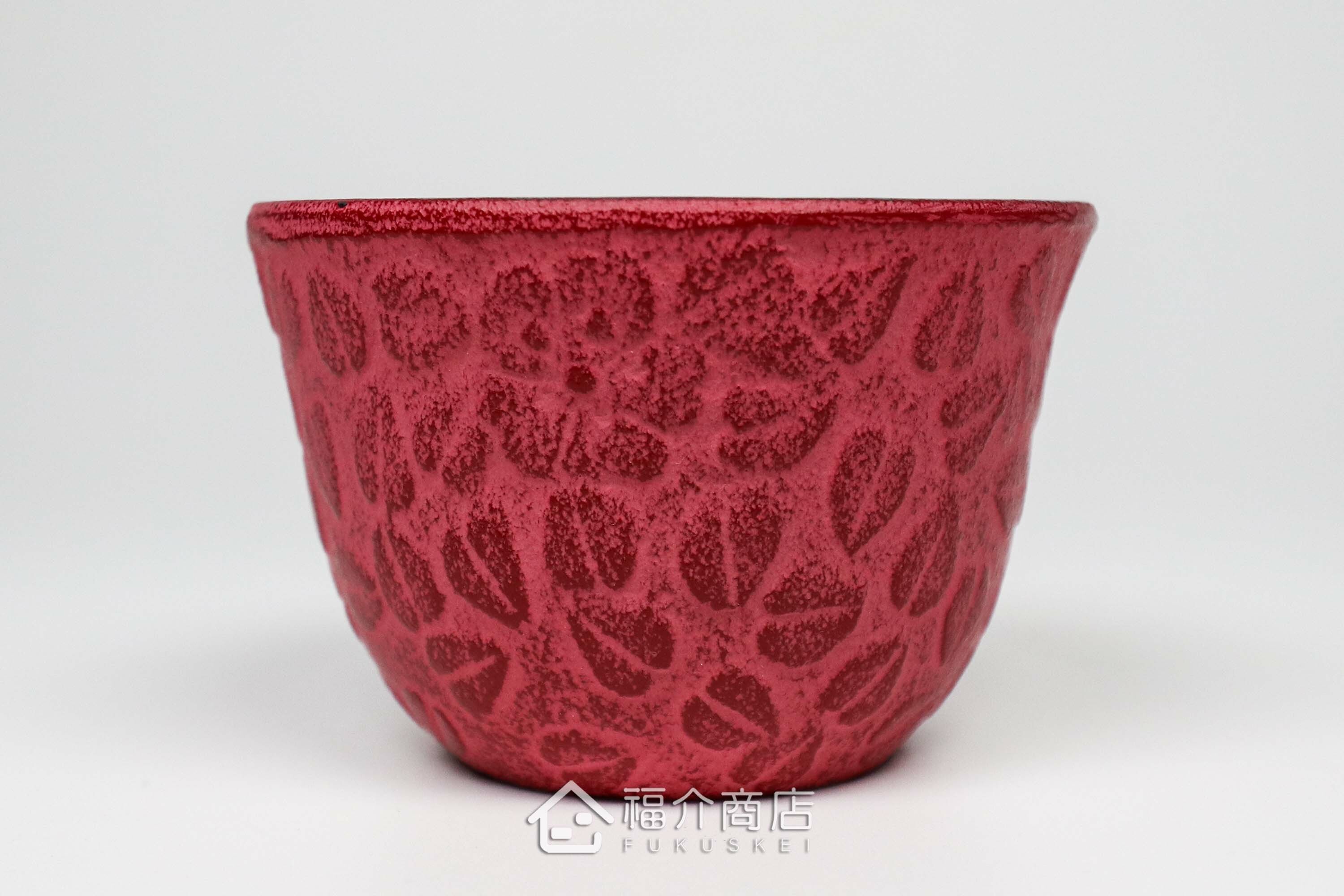 櫻花造型的紅色鑄鐵杯