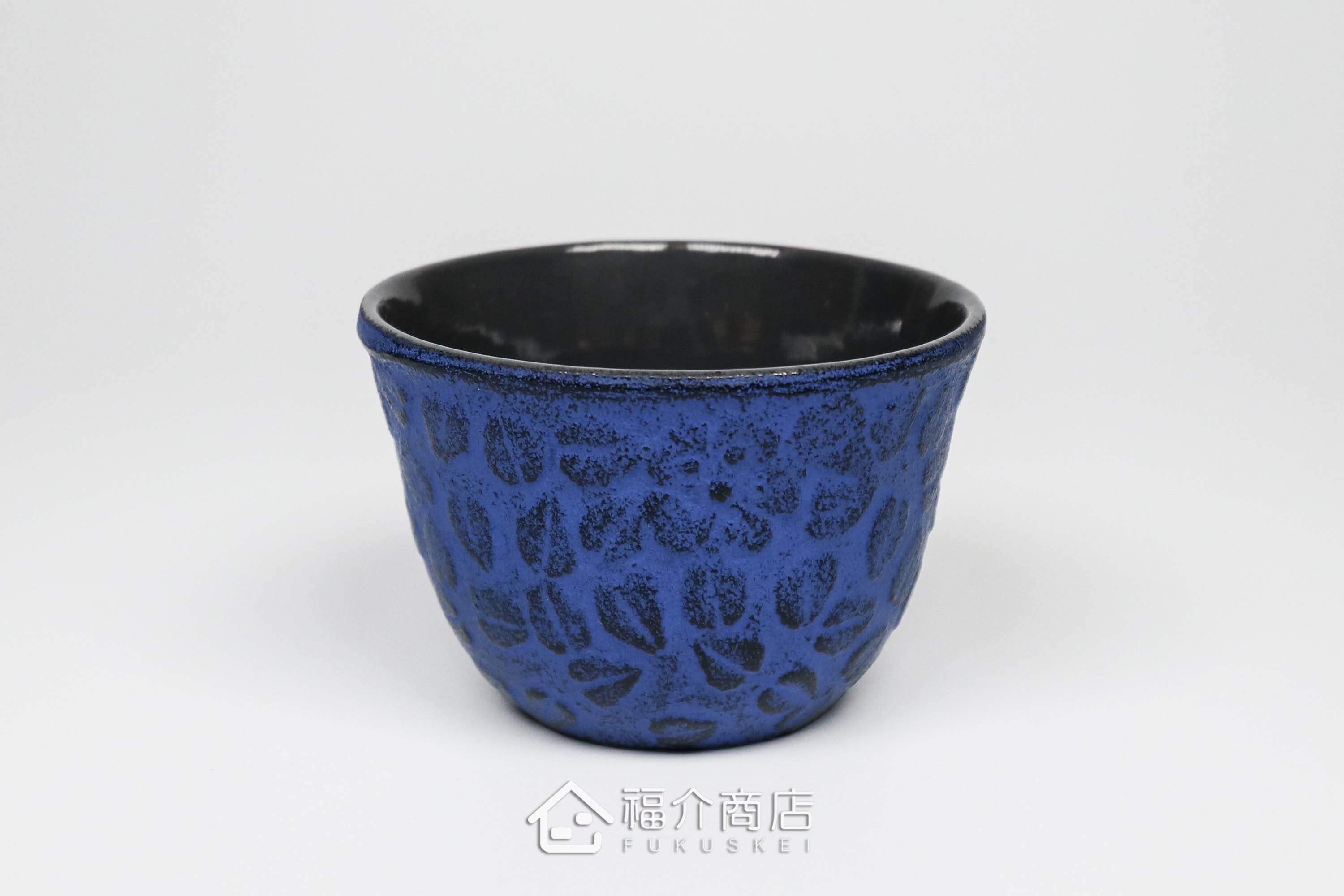 櫻花造型的青藍色鑄鐵杯