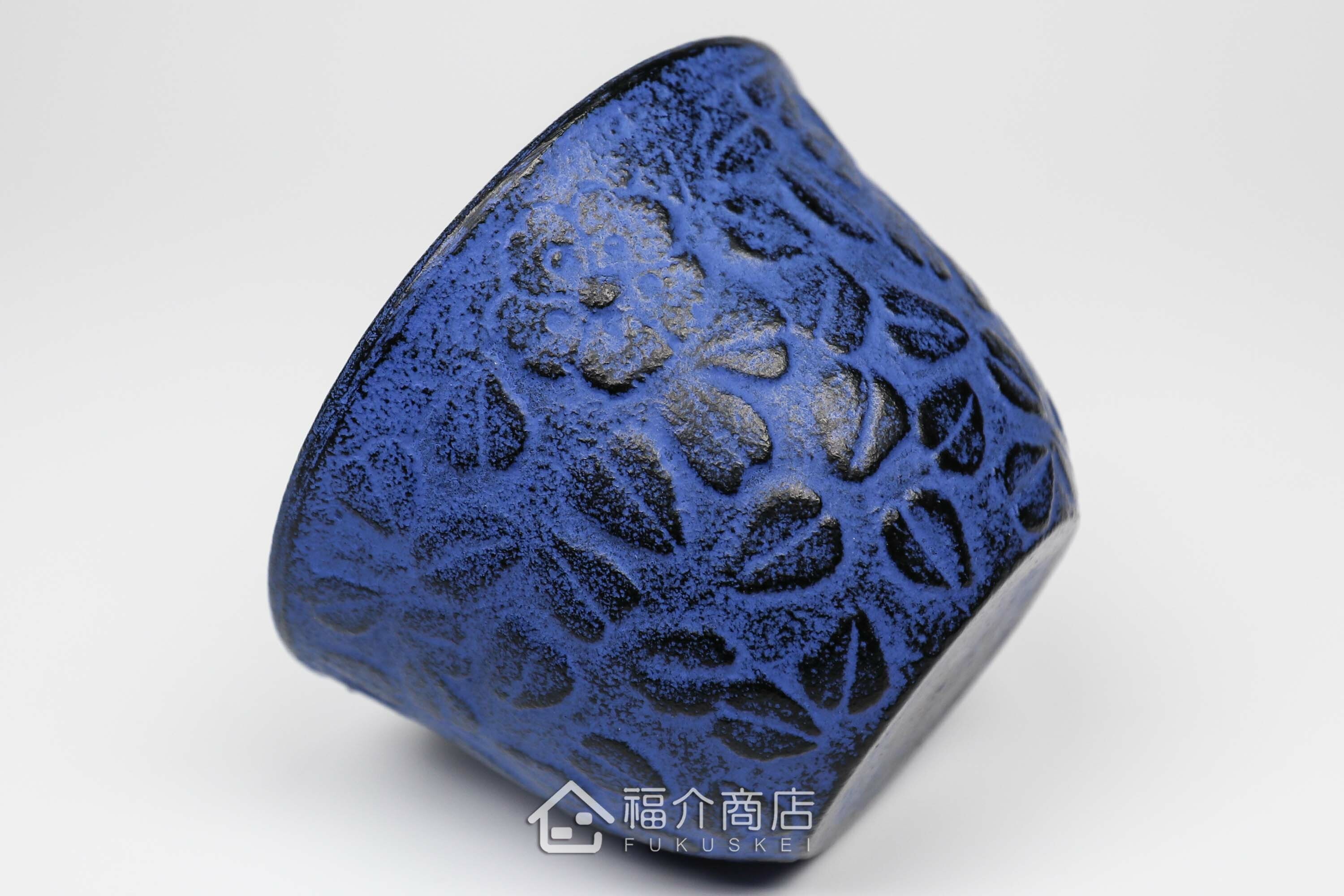 櫻花造型的青藍色鑄鐵杯