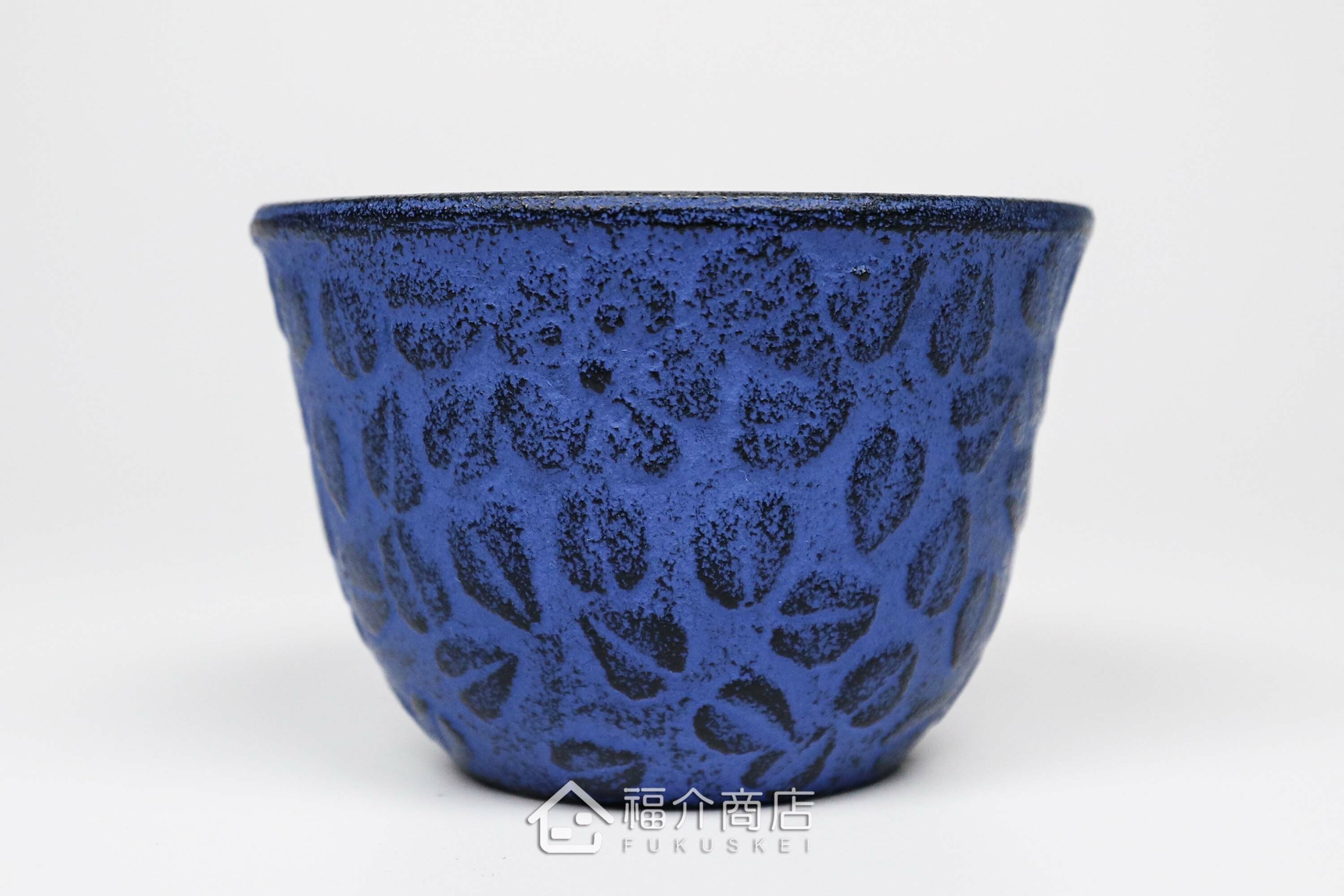 櫻花造型的青藍色鑄鐵杯