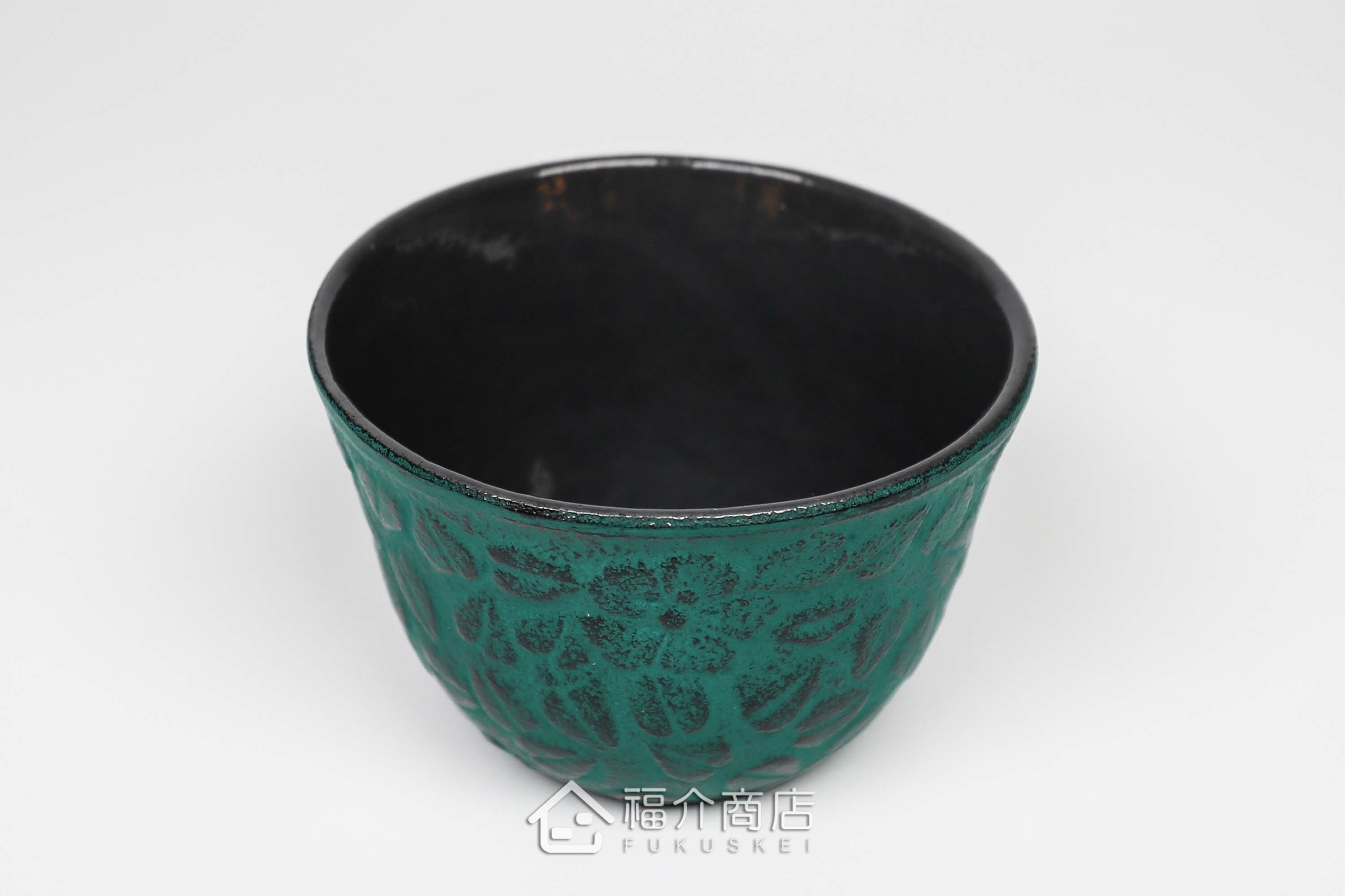 櫻花造型的綠色鑄鐵杯