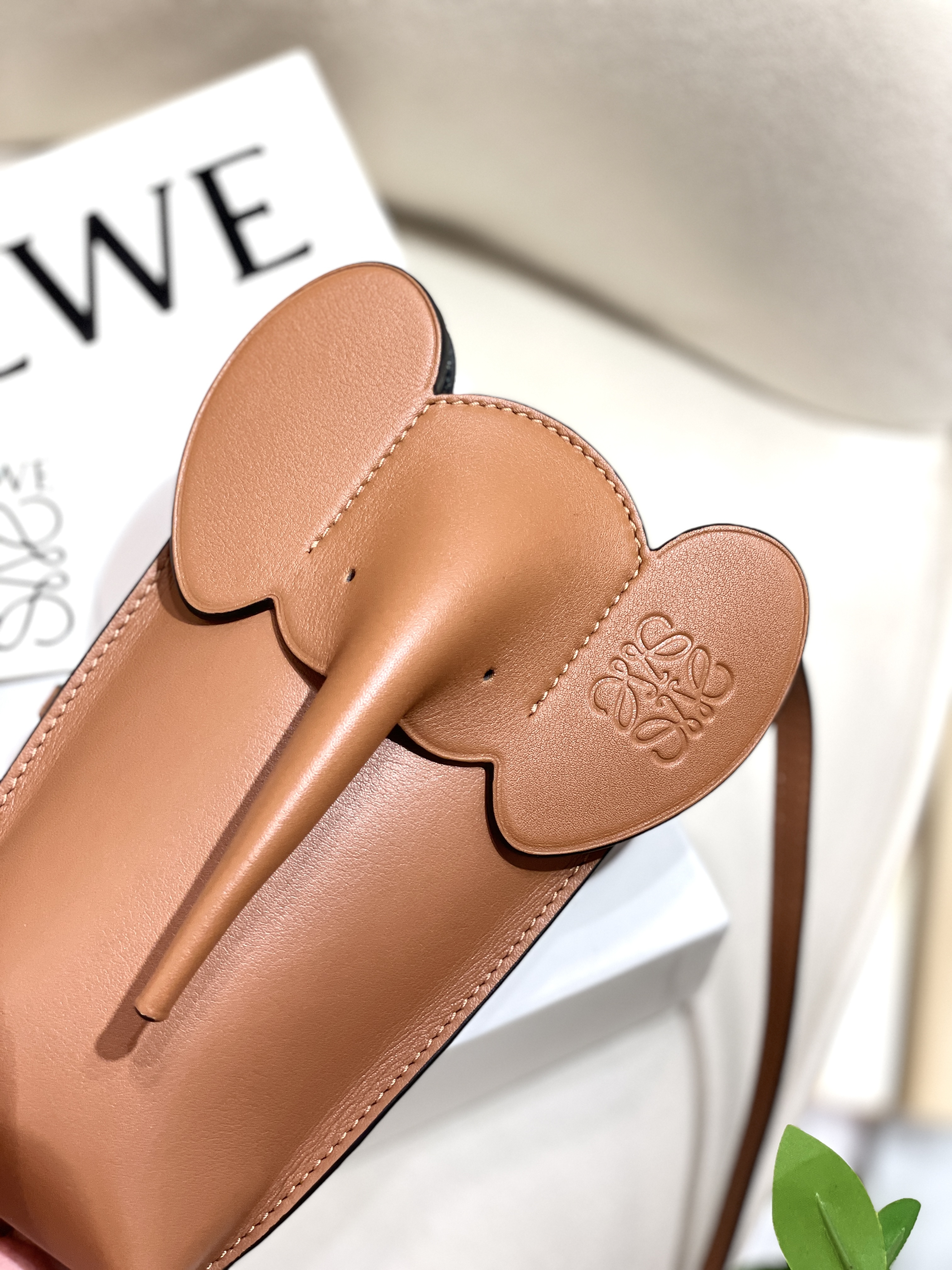 LOEWE Elephant Pocket