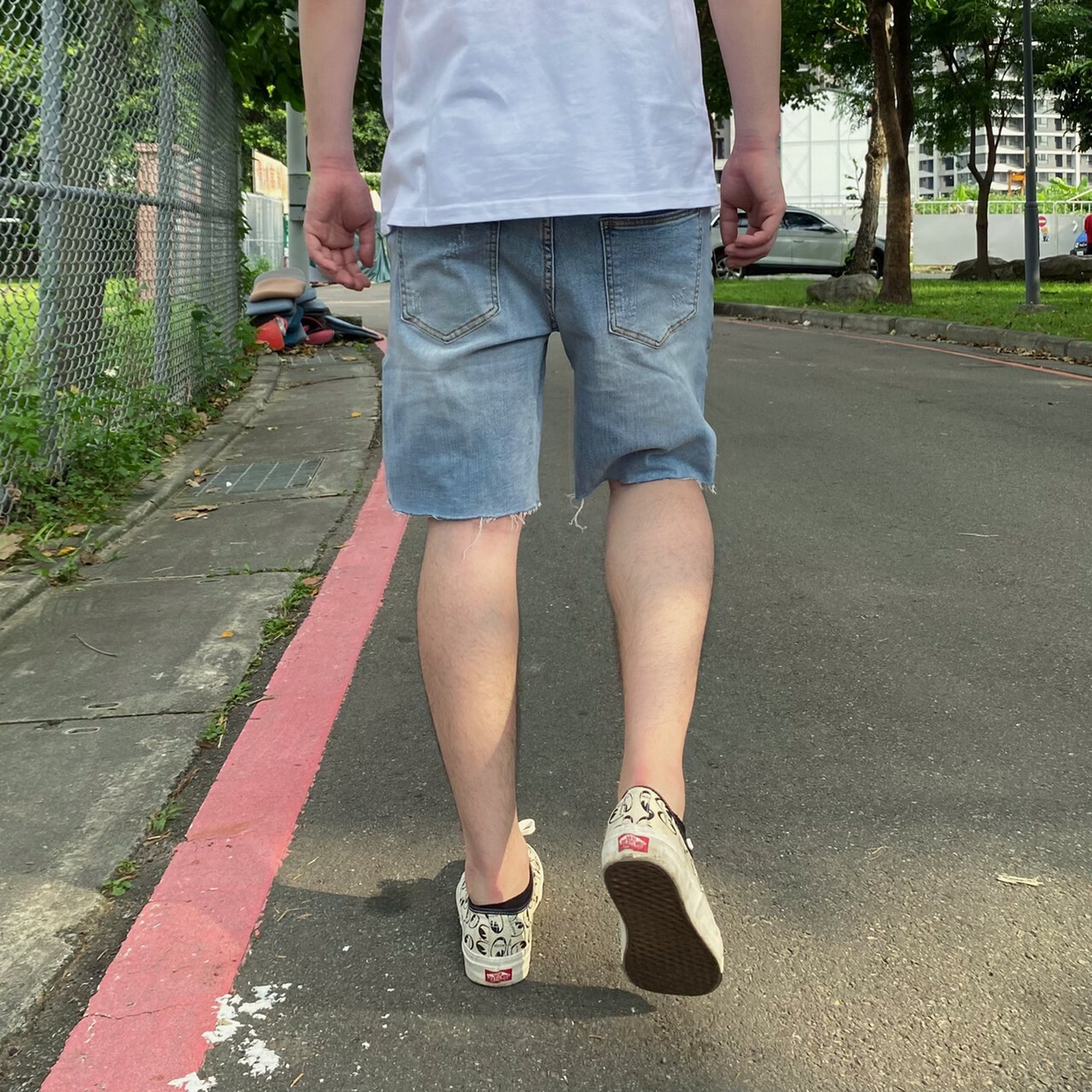 XCTRL 神之修身極彈牛仔短褲-破壞淺藍
