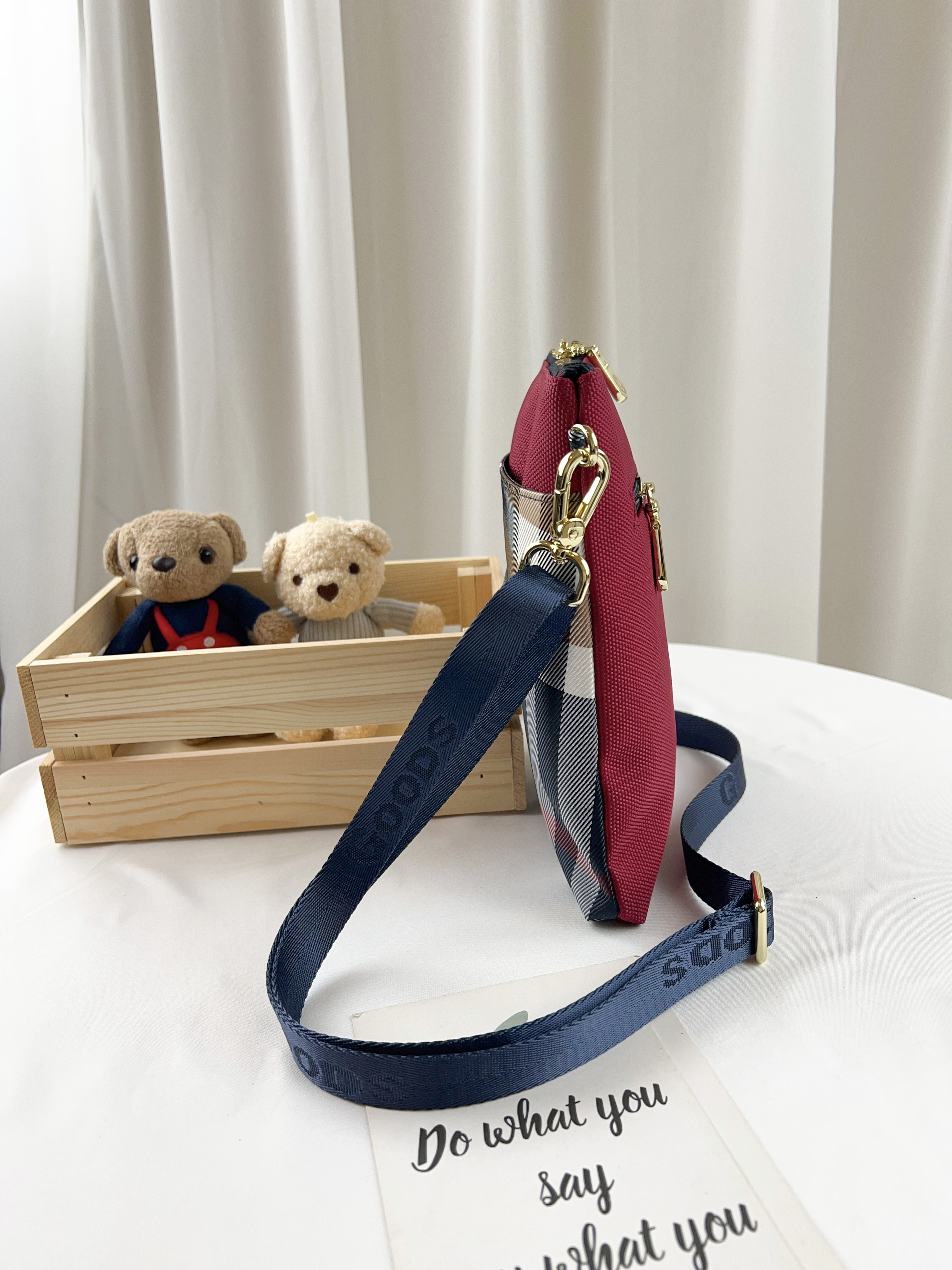 GOODS 大格紅 單層防潑水手機側背包  #2231