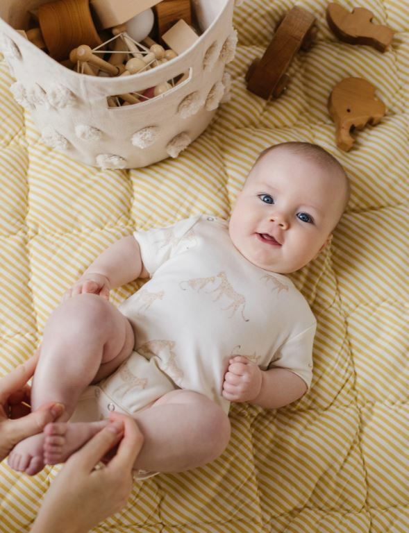 Pehr-Follow Me短袖包屁衣(Cheetah)