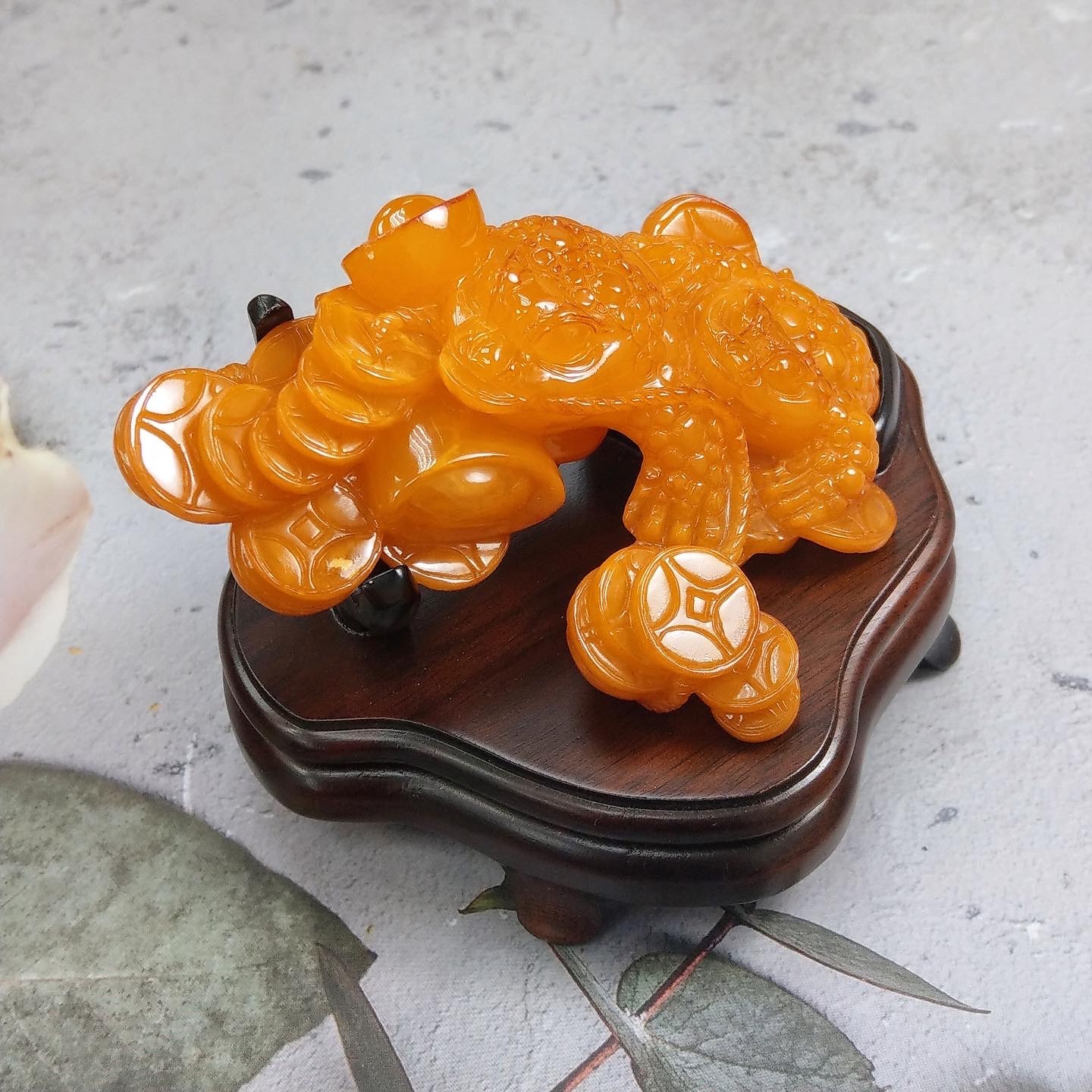 收藏級天然波羅的海老蜜蠟立體三腳雙金蟾擺件