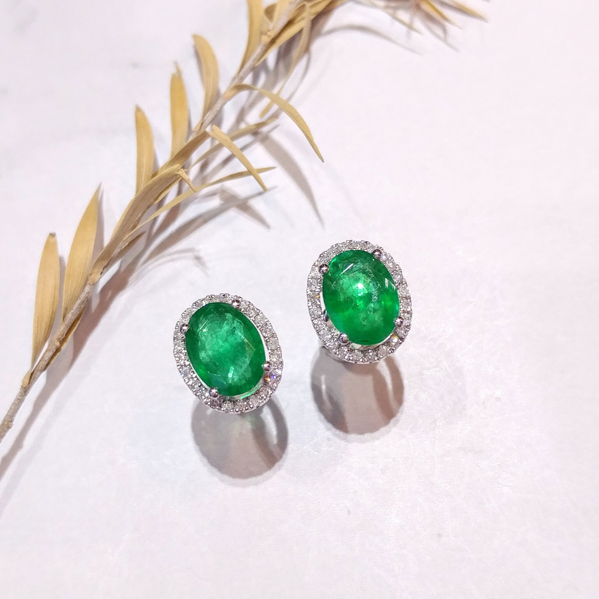 18K White Gold 1.08ct Emerald and Diamond Earrings