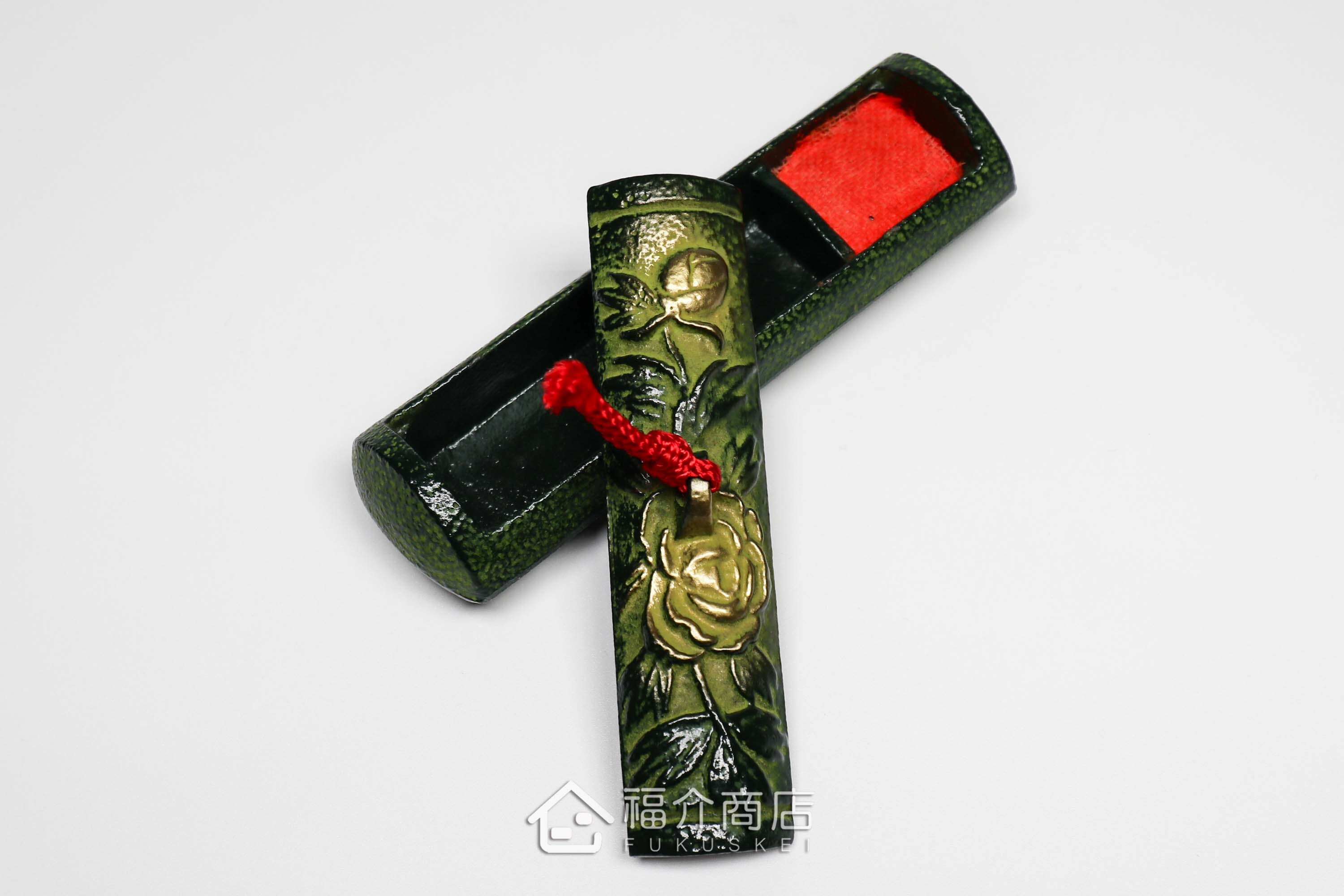 內有朱紅色印泥的牡丹花造型印章盒