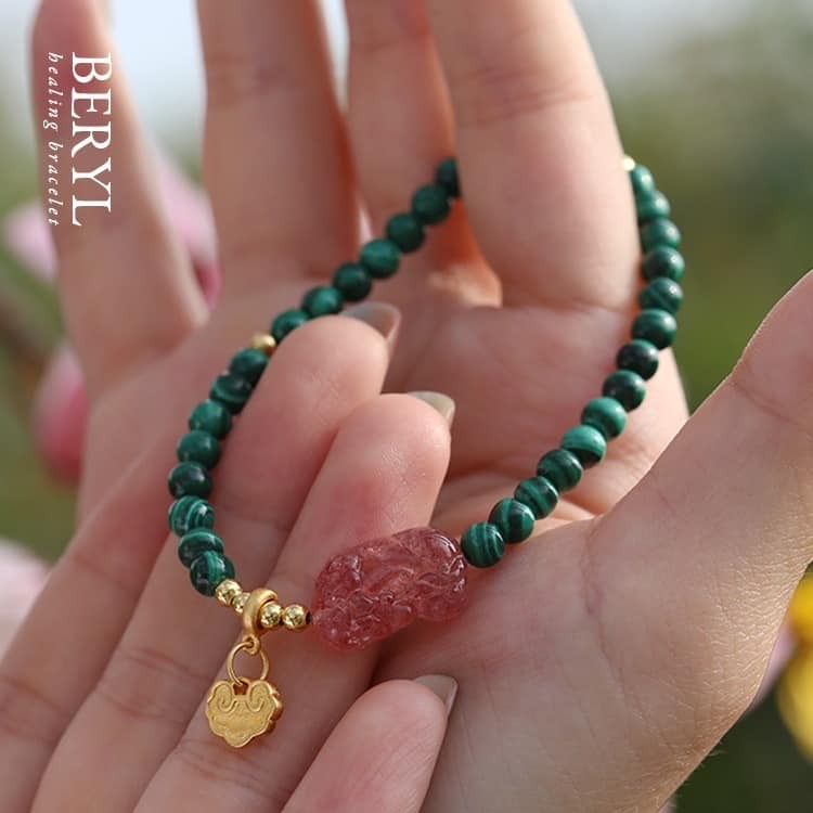 展翅高飛孔雀石草莓晶貔貅手鍊