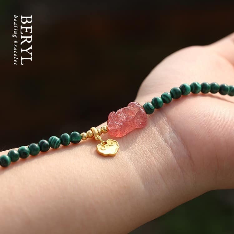 展翅高飛孔雀石草莓晶貔貅手鍊
