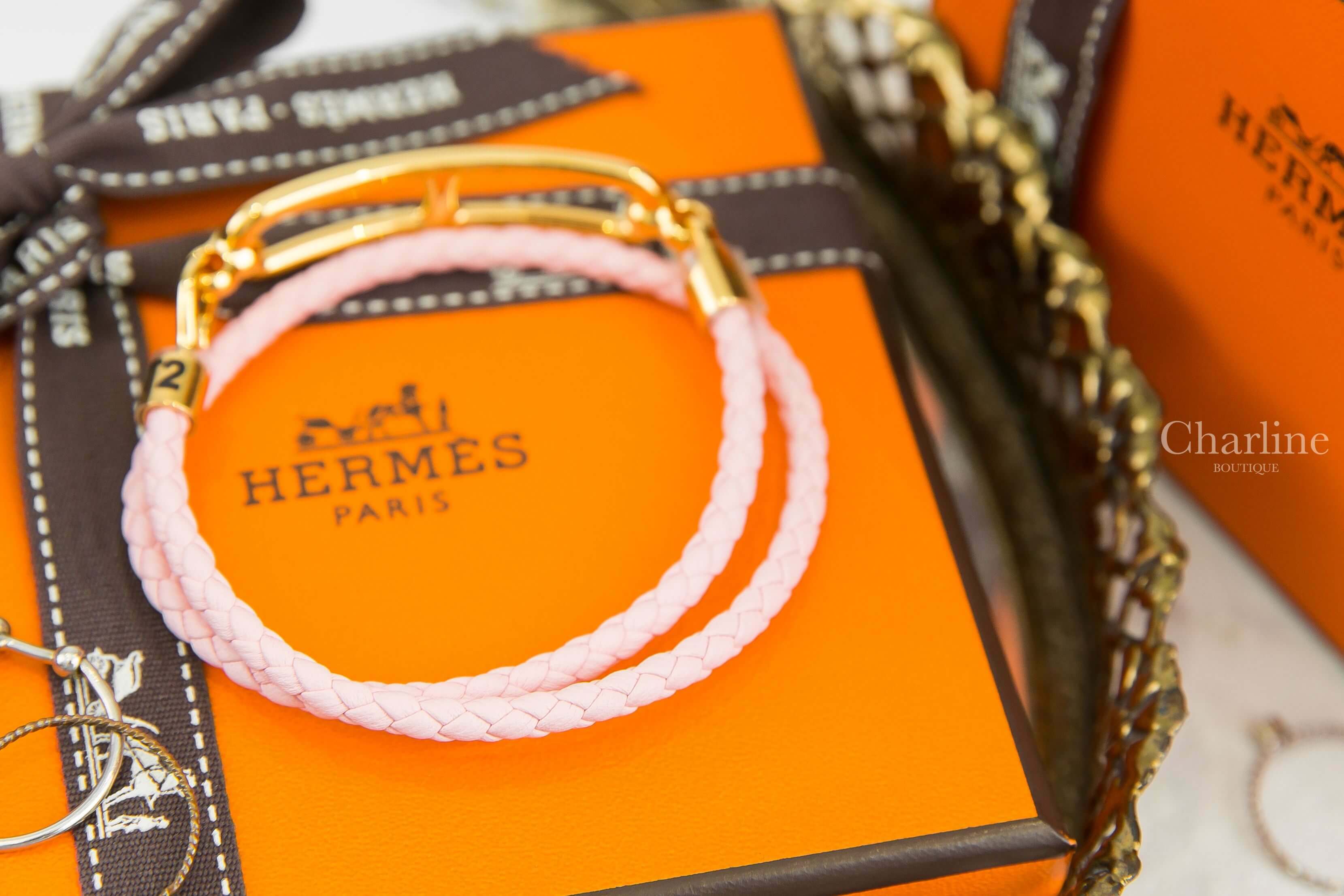 Hermès Roulis Double Tour Bracelet 櫻花粉編織牛皮金色θ雙圈手環-Charline Boutique 精品代購