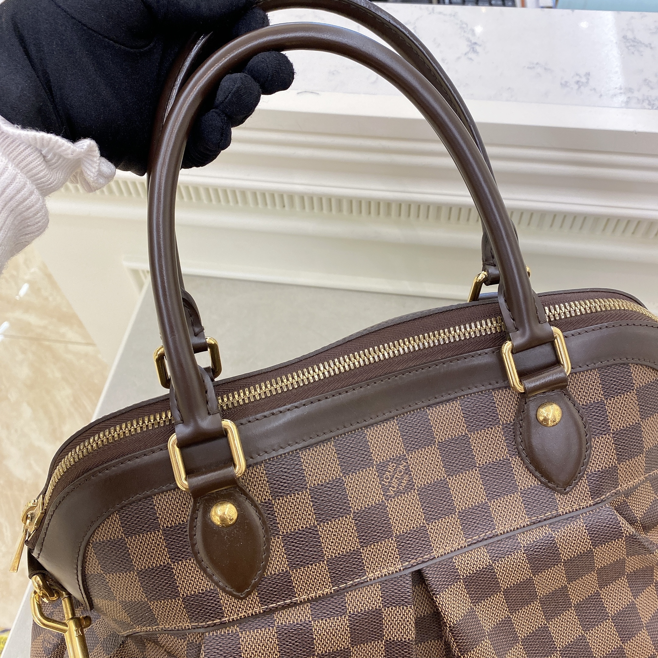 Real and Fake LV Trevi GM: Comparison of Fake LV against a Real