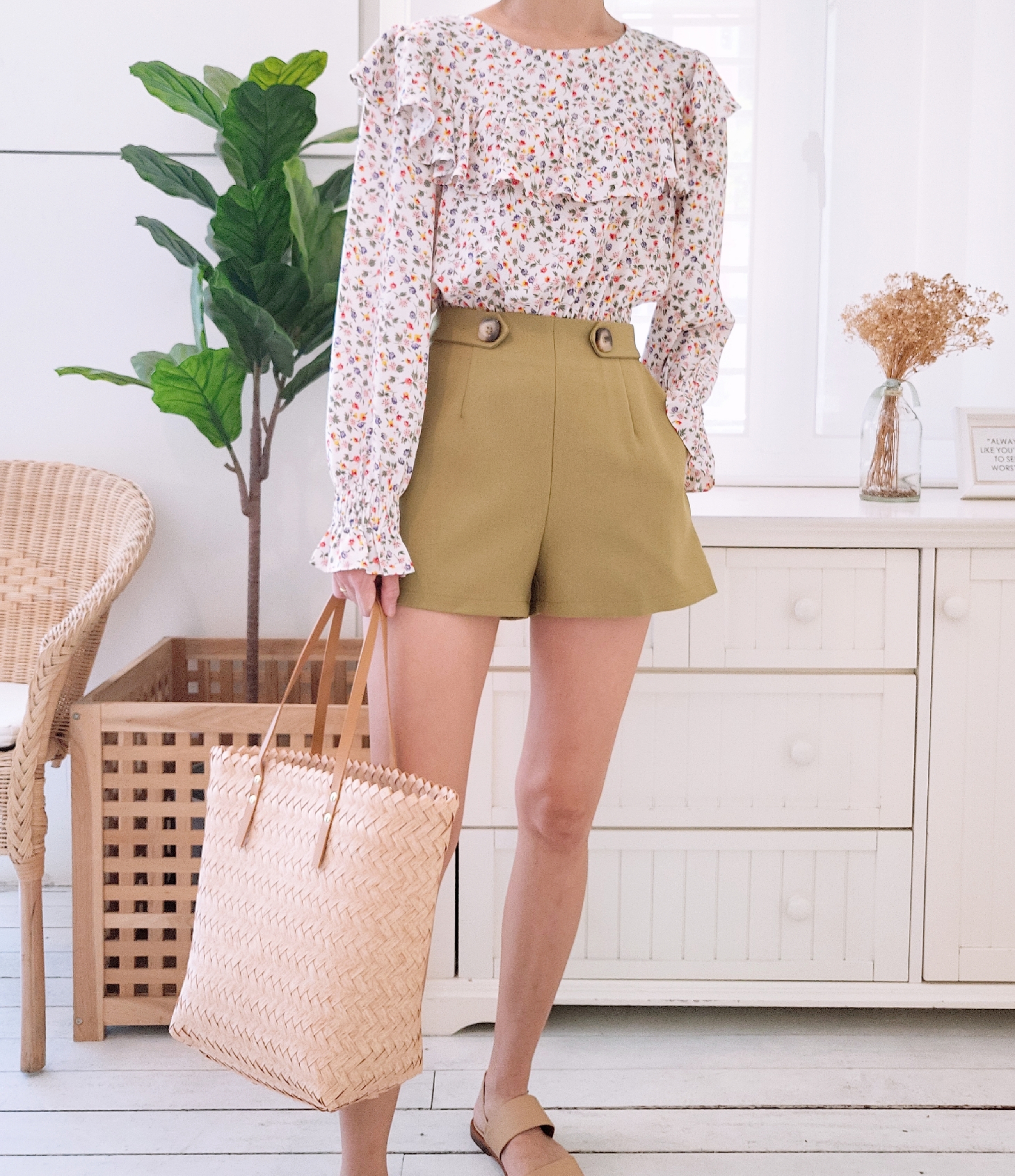 FLORAL PRINT RUFFLED CROP BLOUSE