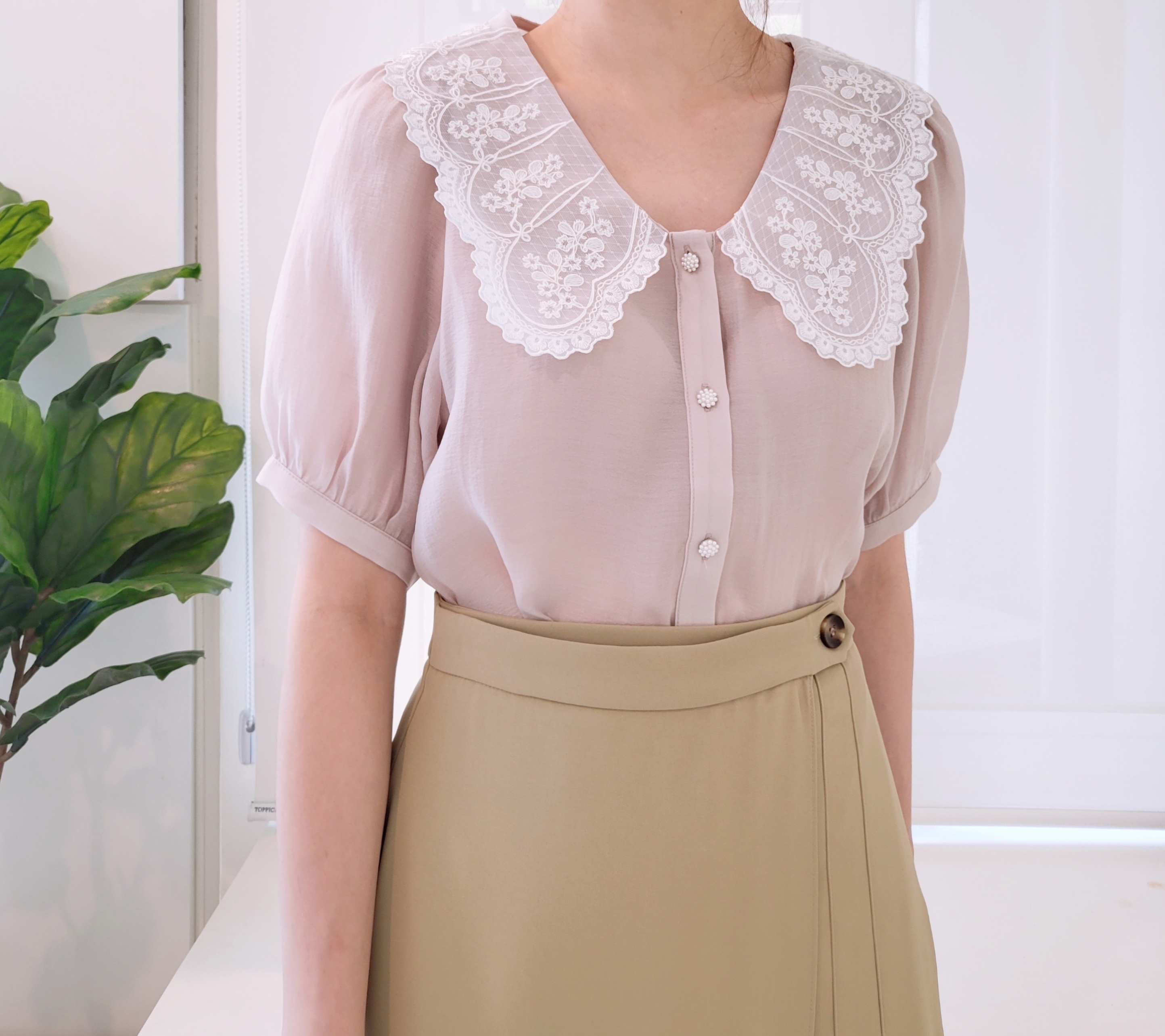 S/SLEEVE LACE COLLAR BUTTON BLOUSE