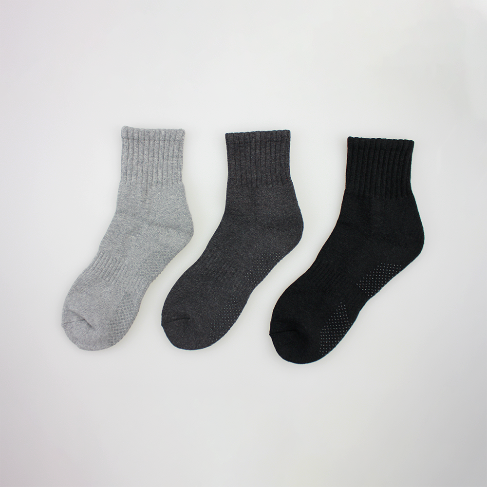 毛巾底。腳底止滑膠印。運動襪。短襪812