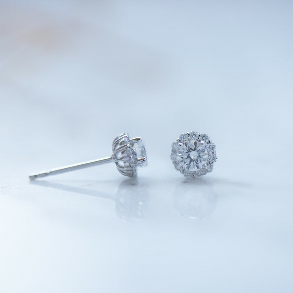 18K Diamond Earring