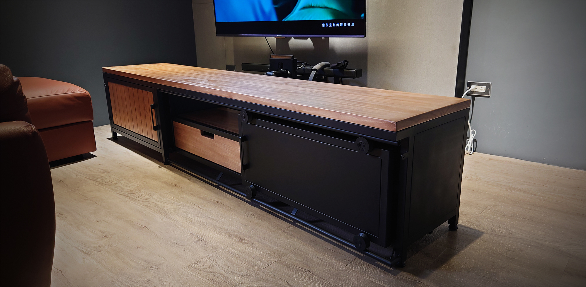 LOFT實木滑門收納電視櫃|可訂製