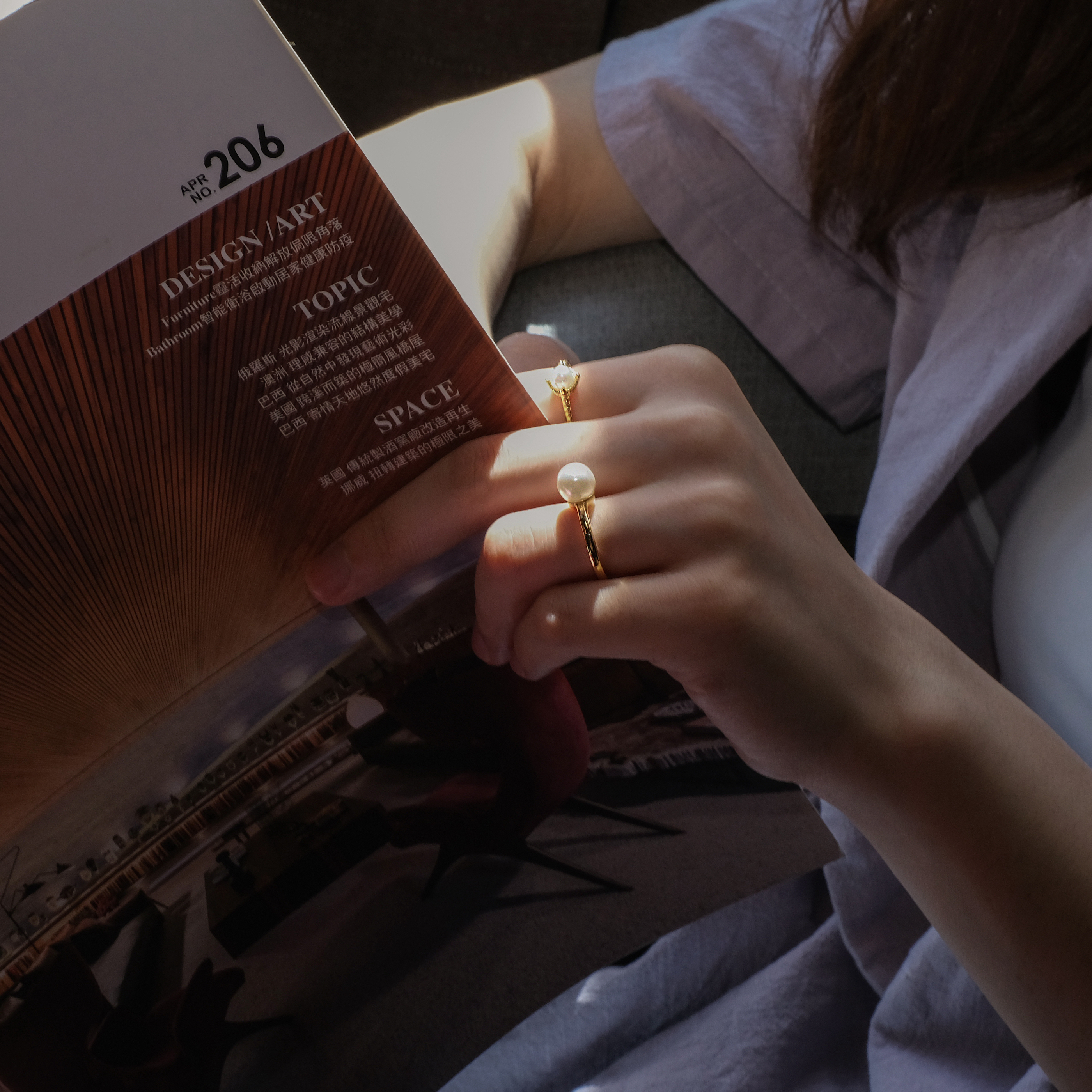 戒指戴法意義不同，戴在食指及無名指