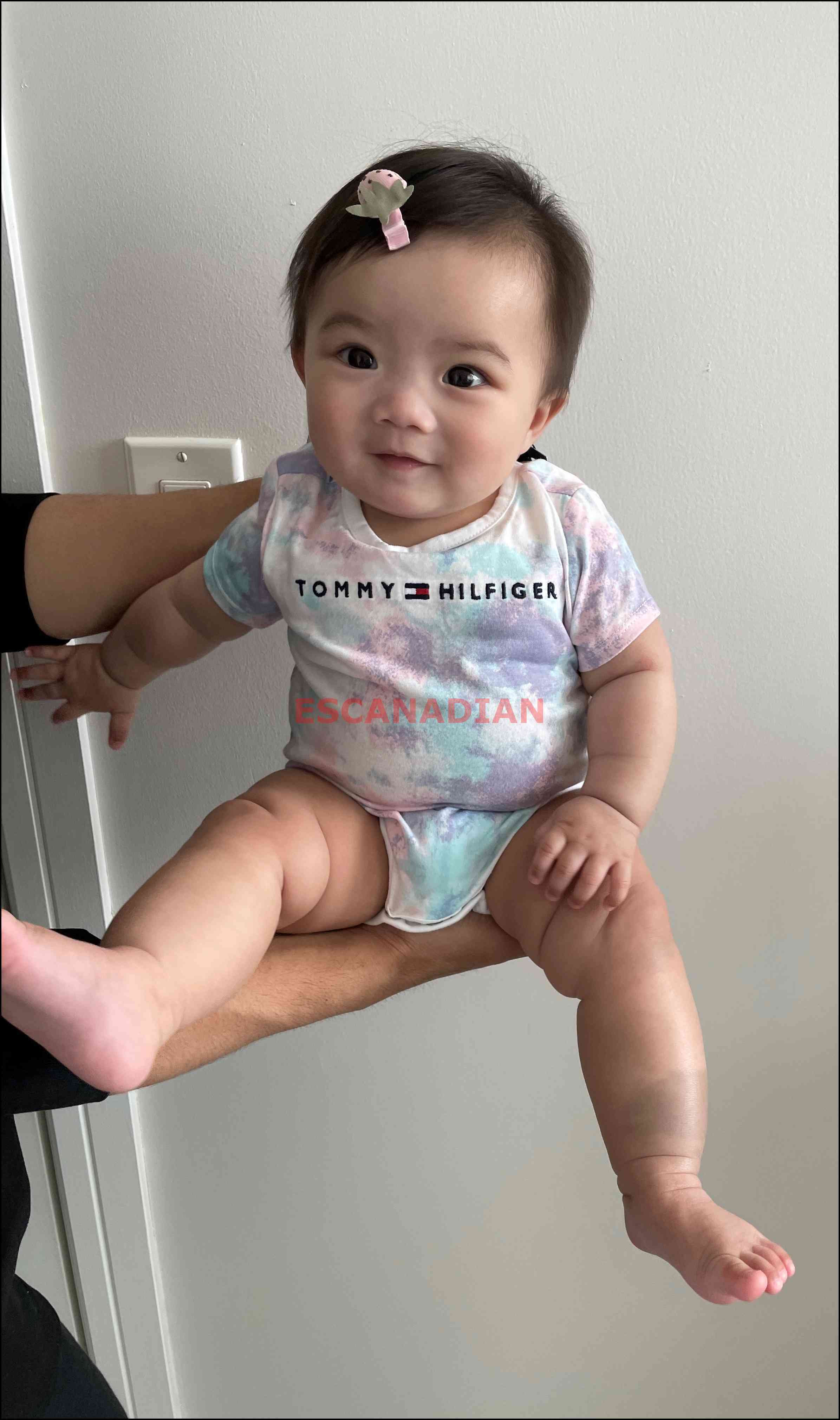 TOMMY 小女童/BABY 電繡Logo字樣 包屁衣 (2色)