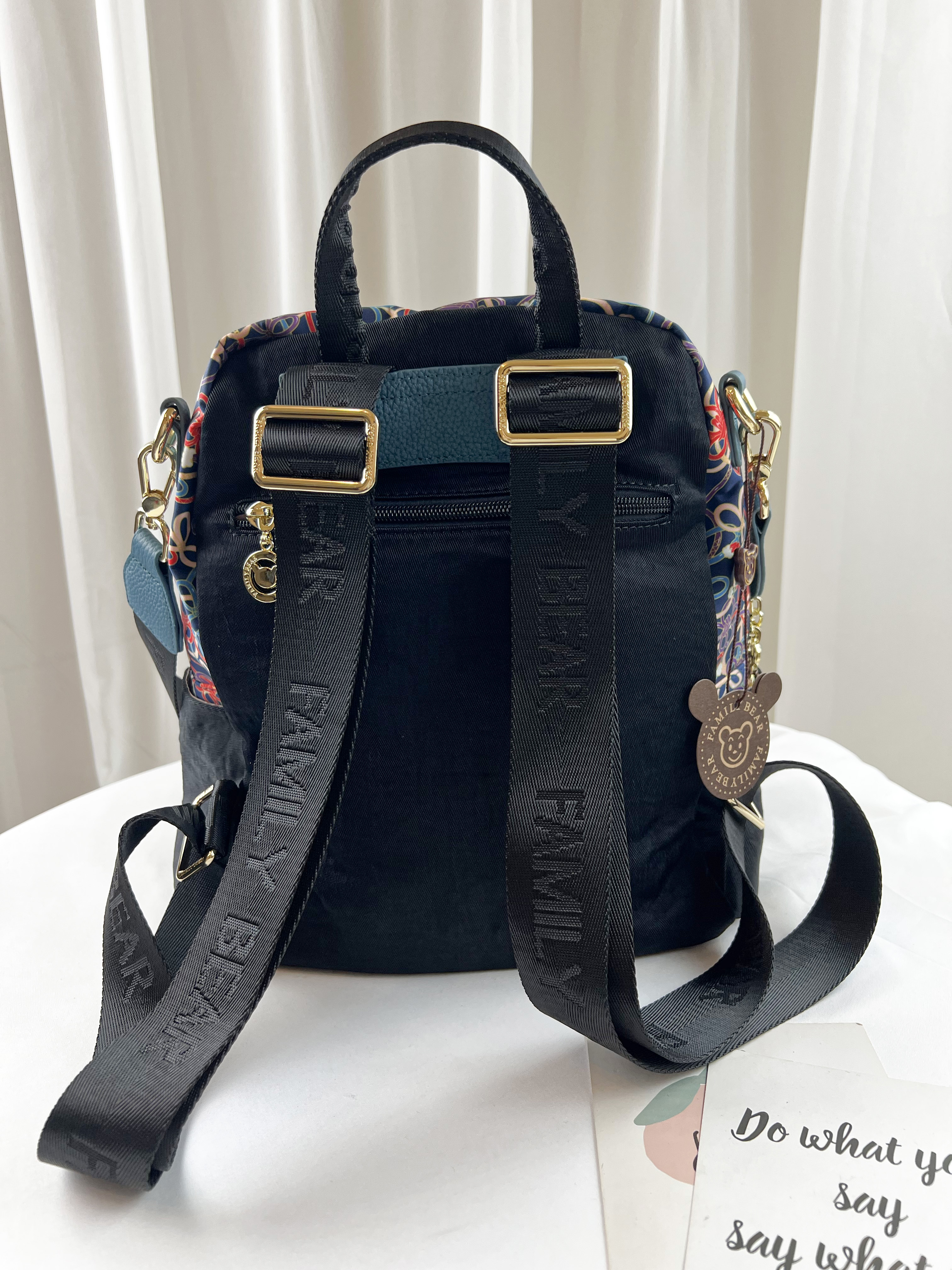 FamilyBear 繽紛幸運結 防潑水後背包 / 側背包 附微笑花朵吊飾 #2649