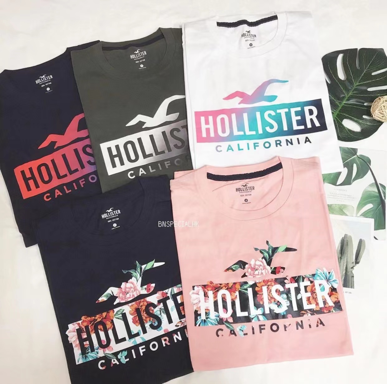 Hollister box logo best sale shirt