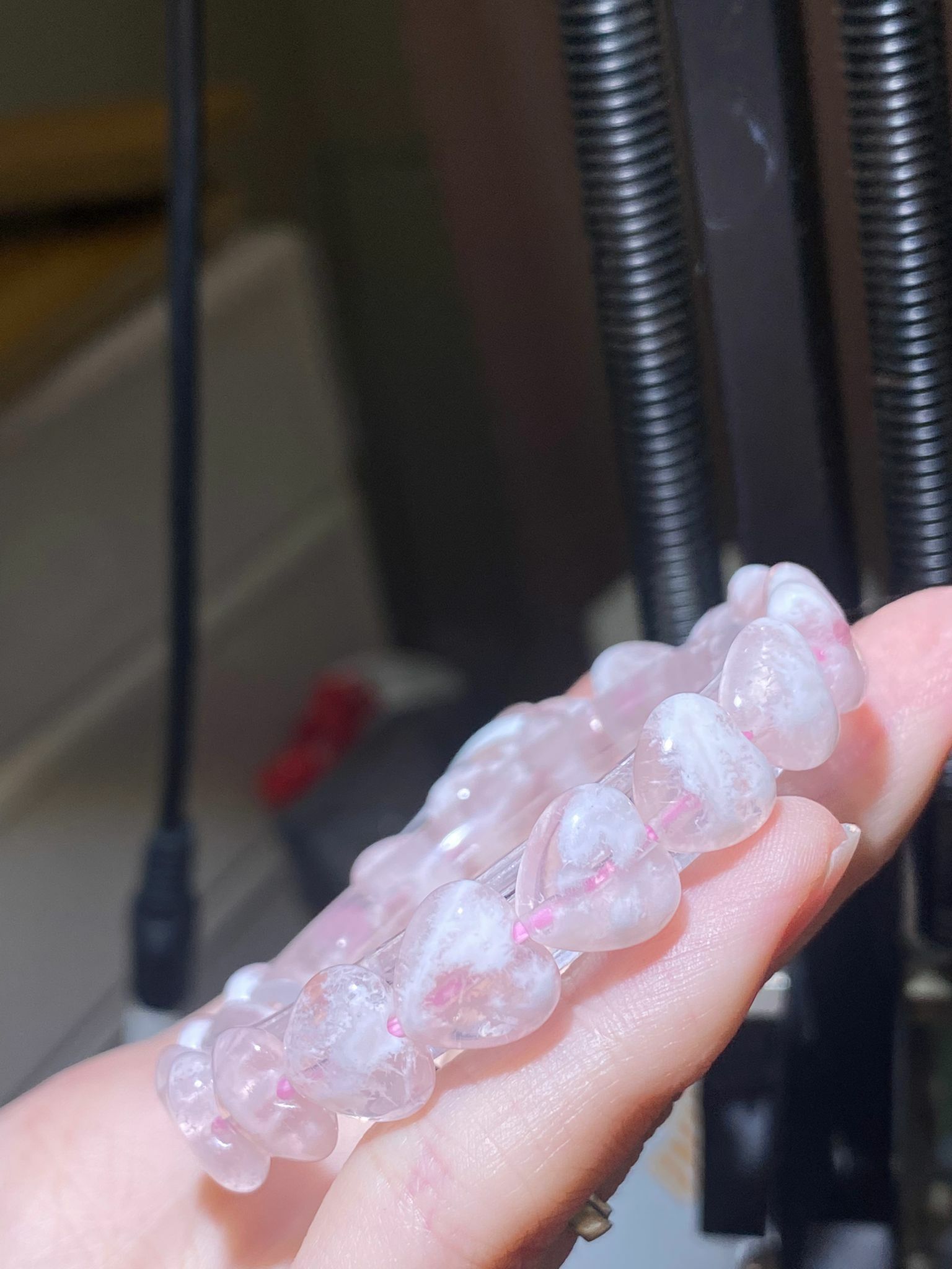 粉雪花幽靈心心手串(10mm)