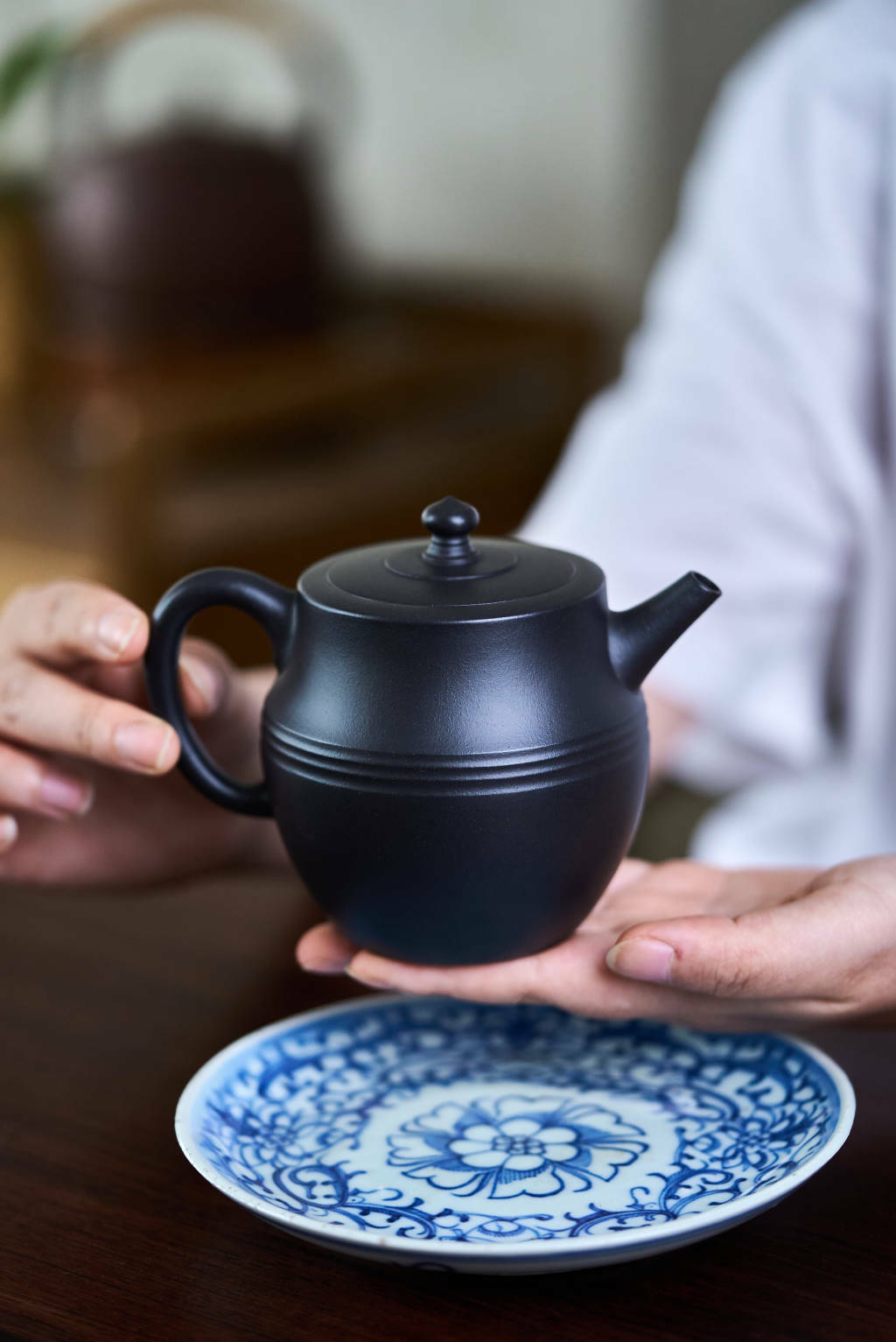 【古陶風情(還原燒)】-- 一把壺，金木水火土的造化， 同入壺中天地。