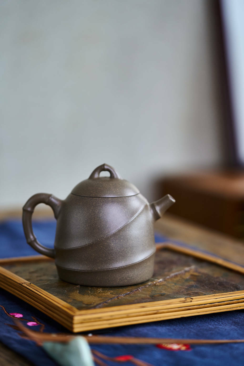 【高風亮節】--竹子生而有節，竹節必露，象徵著高風亮節，富有氣節。