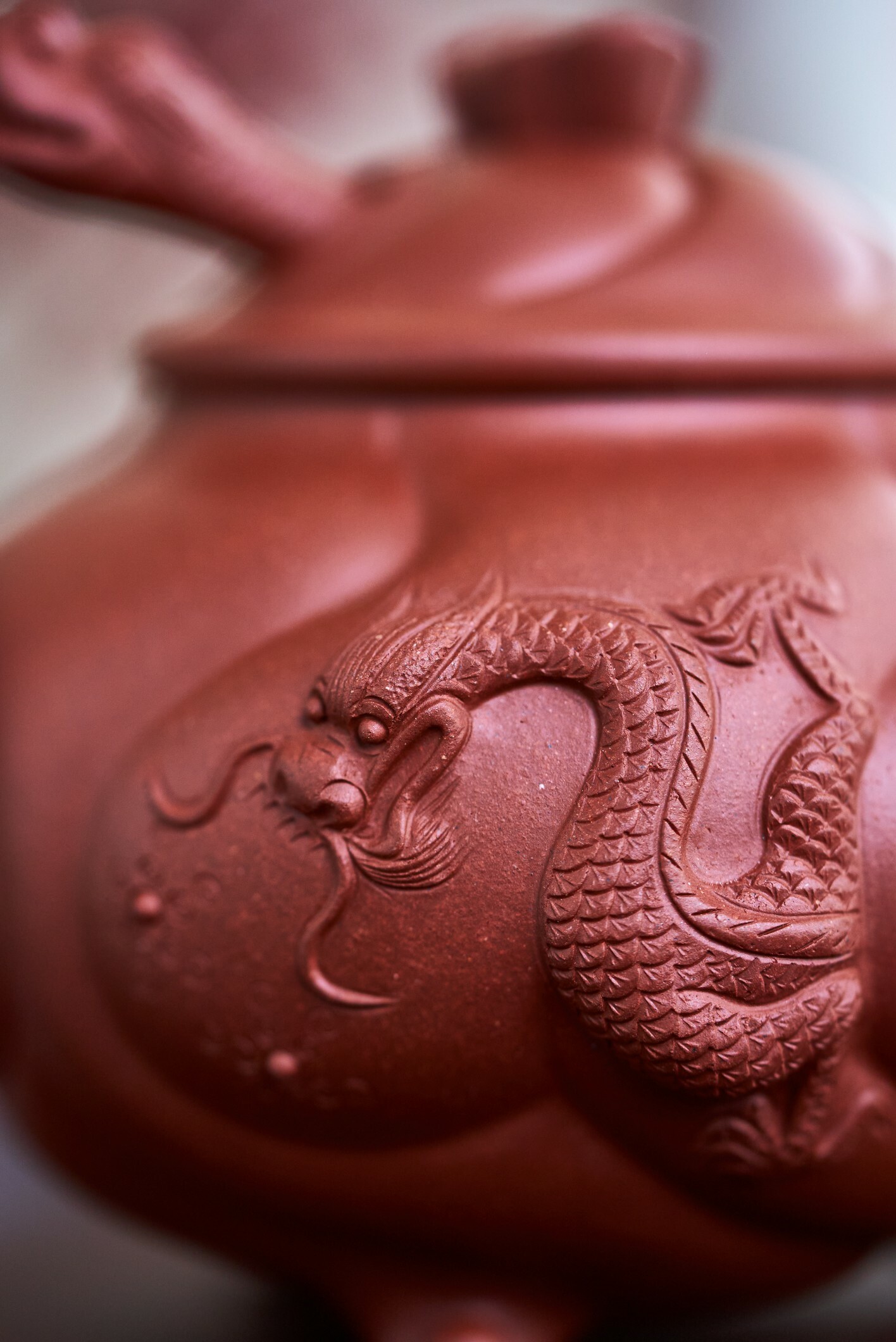 【魚化龍】--使傳統的紫砂壺變成了有生命力的雕塑藝術品，充滿了樸拙、大氣、端莊、靈秀、和諧、情趣之美