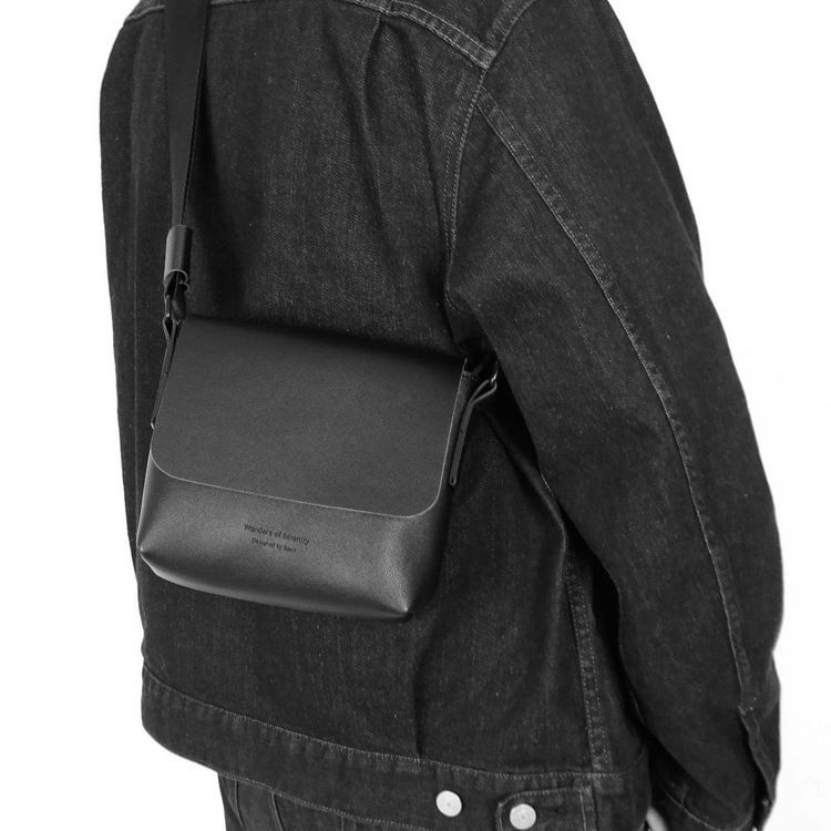 簡約 x 掀蓋|素面磁扣PU斜肩包【BGNM003】