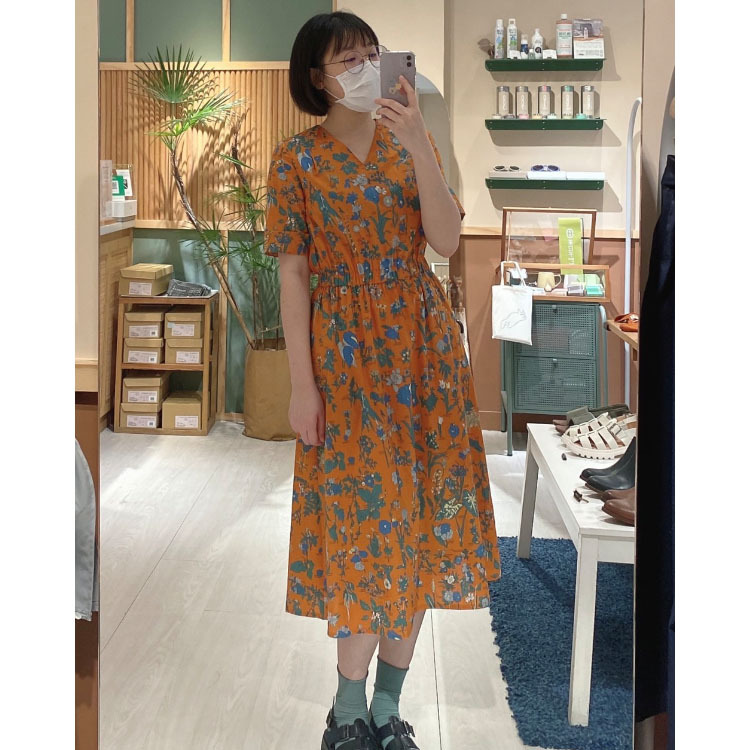 美花V口渡假短袖洋裝(有口袋)-大桔
