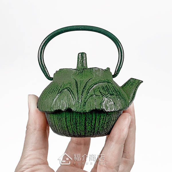 可以插花，當擺飾的南部鐵器小茶壺