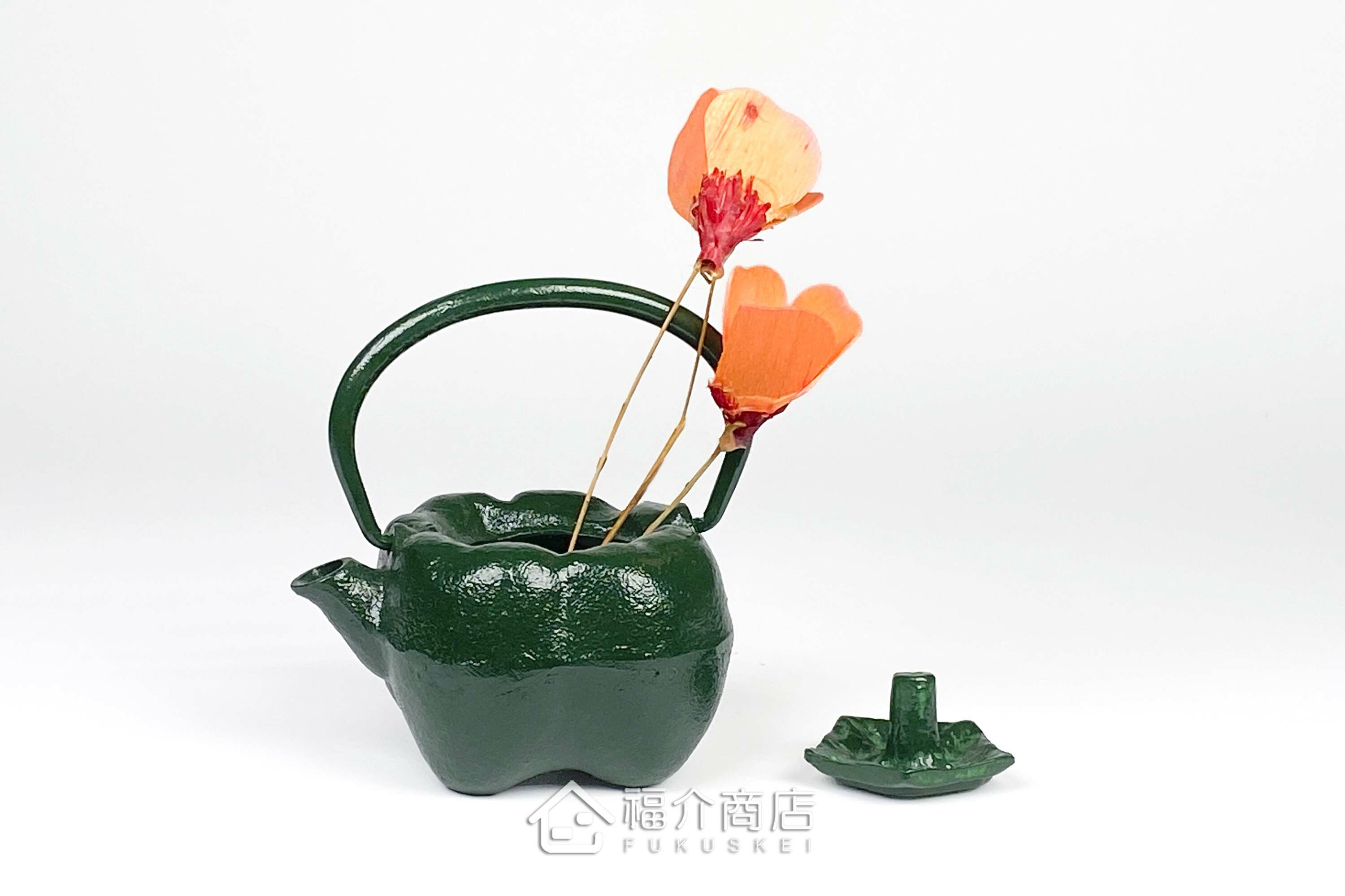 可以插花，當擺飾的南部鐵器小茶壺