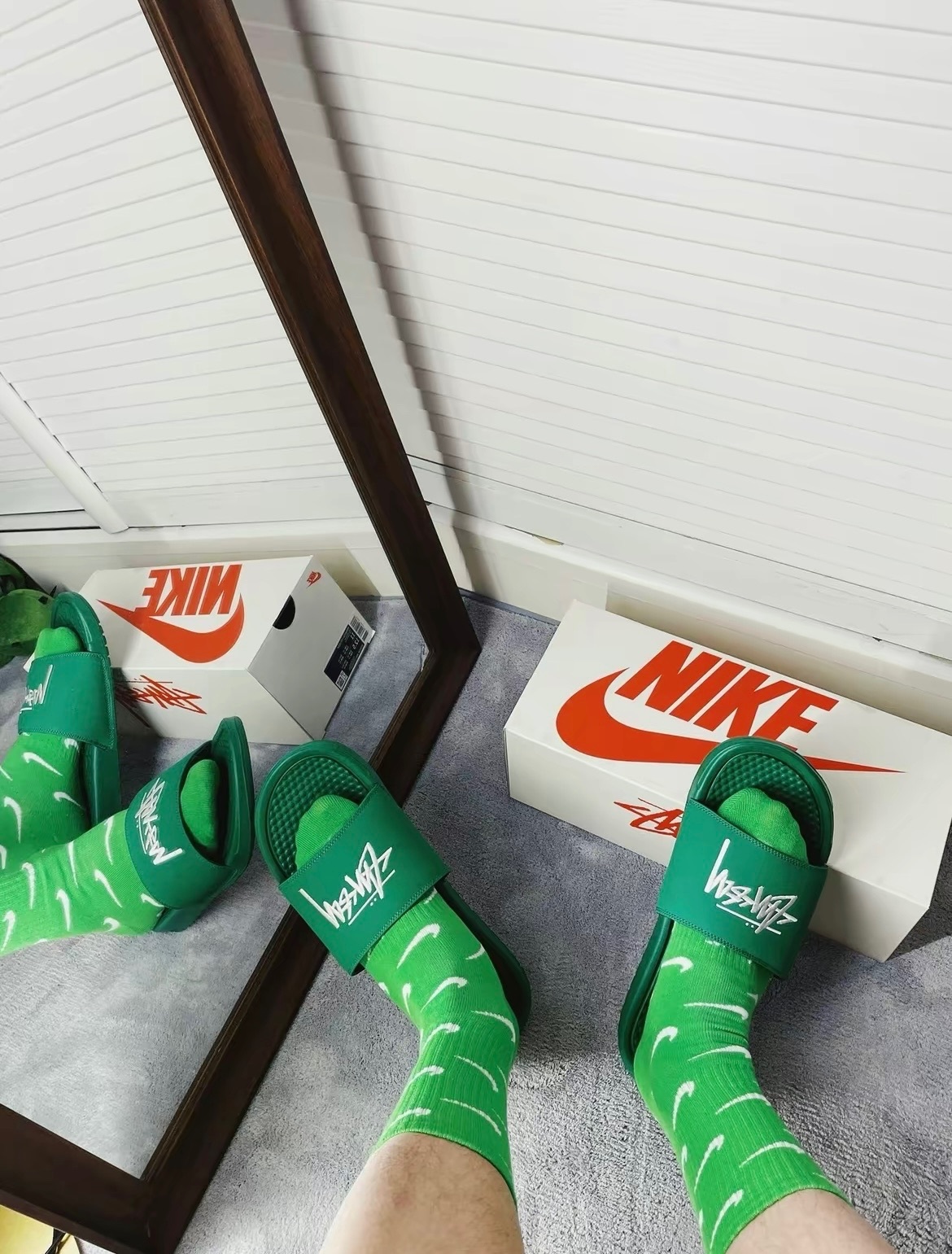 Stussy x Nike Benassi 限量聯名拖鞋 綠色